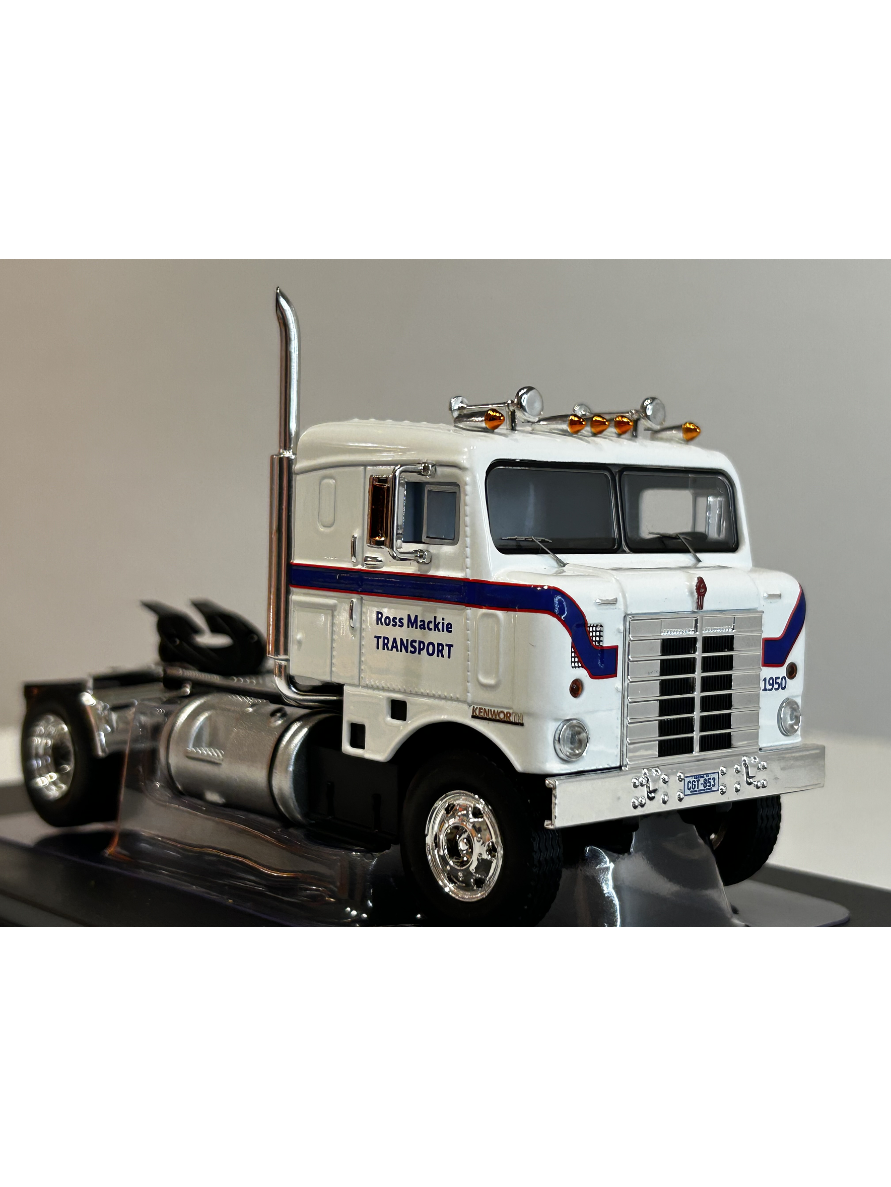 Camión Kenworth Bullnose 1950 Ross Mackie – Miniatura Ixo Models Escala 1:43 4