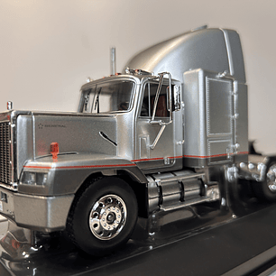 GMC General SBFA 1988 – IXO Models 1:43 – Clásico Americano