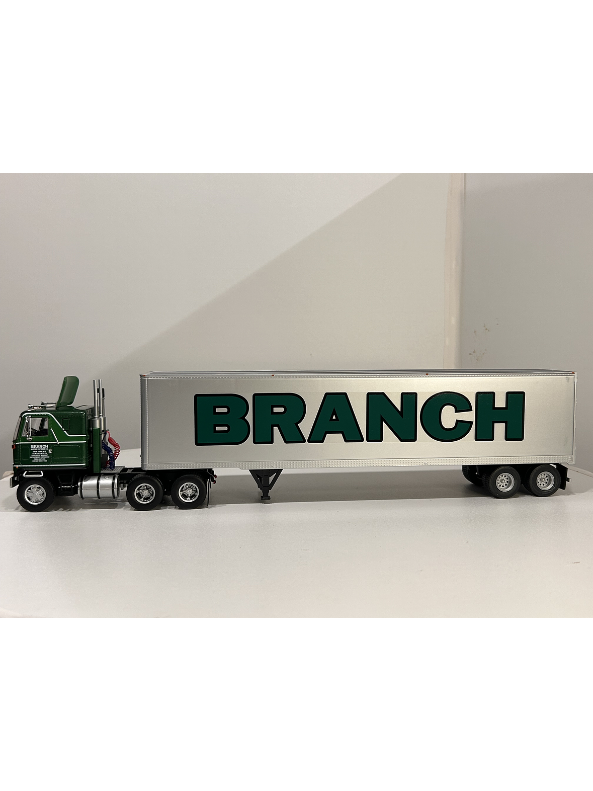 GMC Astro 95 1980 – IXO Models 1:43 – Branch Transport Clásico Cabover 6