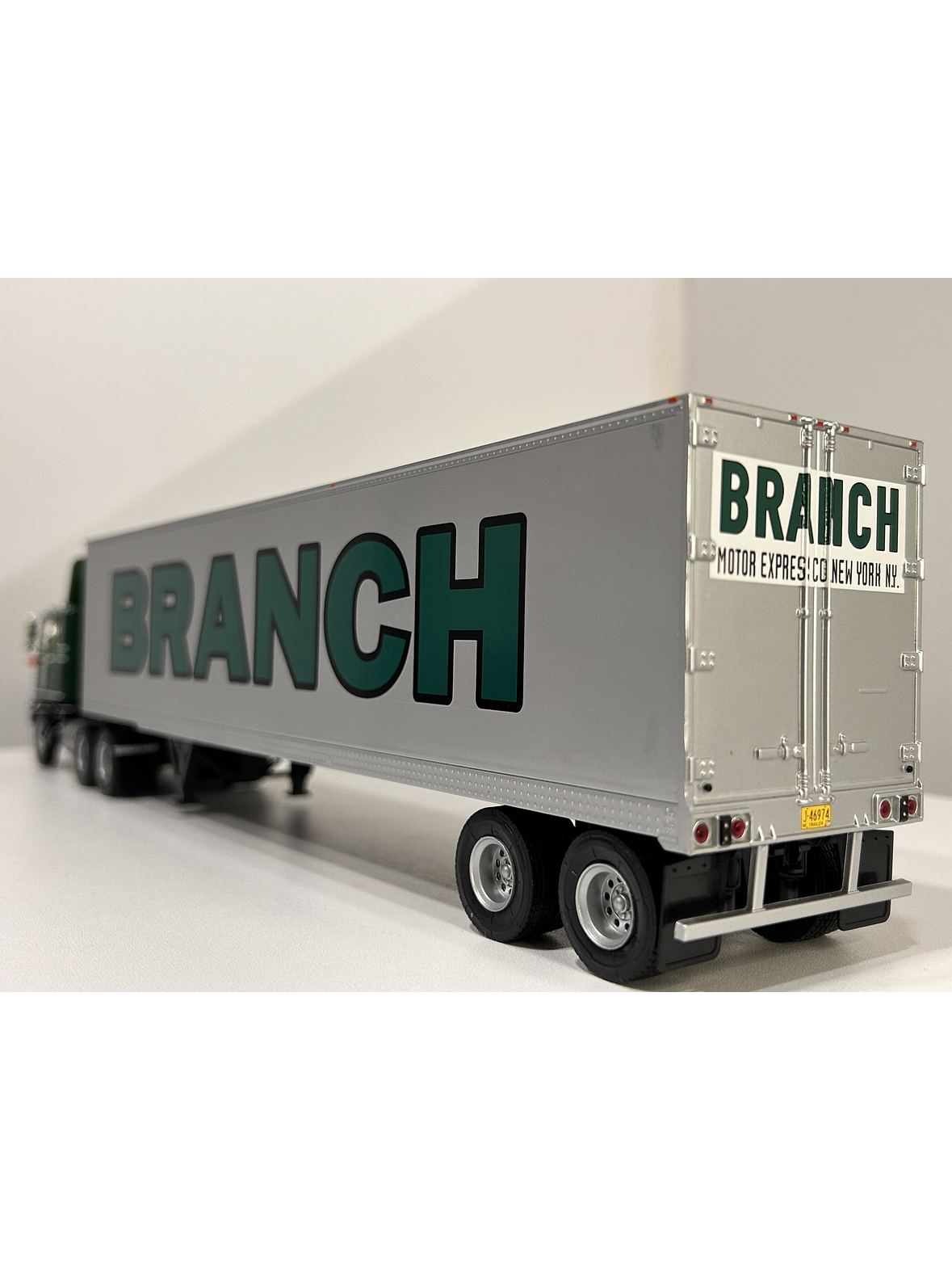 GMC Astro 95 1980 – IXO Models 1:43 – Branch Transport Clásico Cabover 7