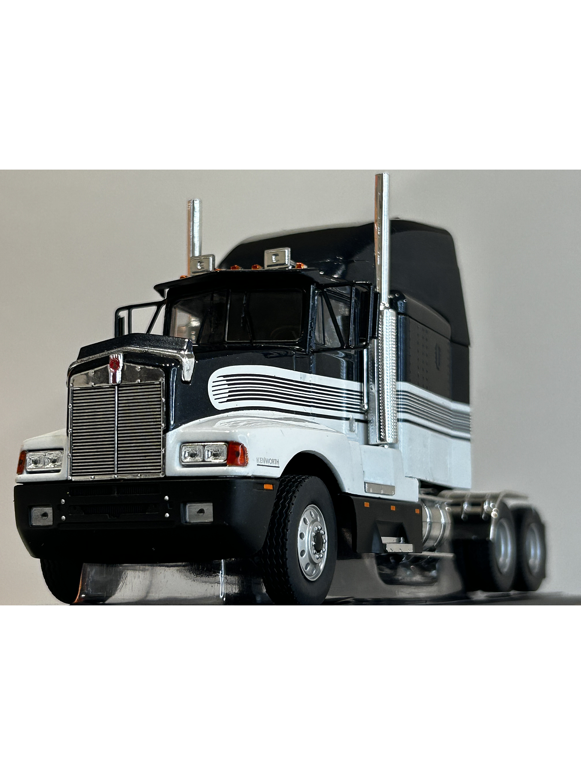 Camión Kenworth T600 1986 – Ixo Models 1:43 | Historia y Nostalgia en Chile 1