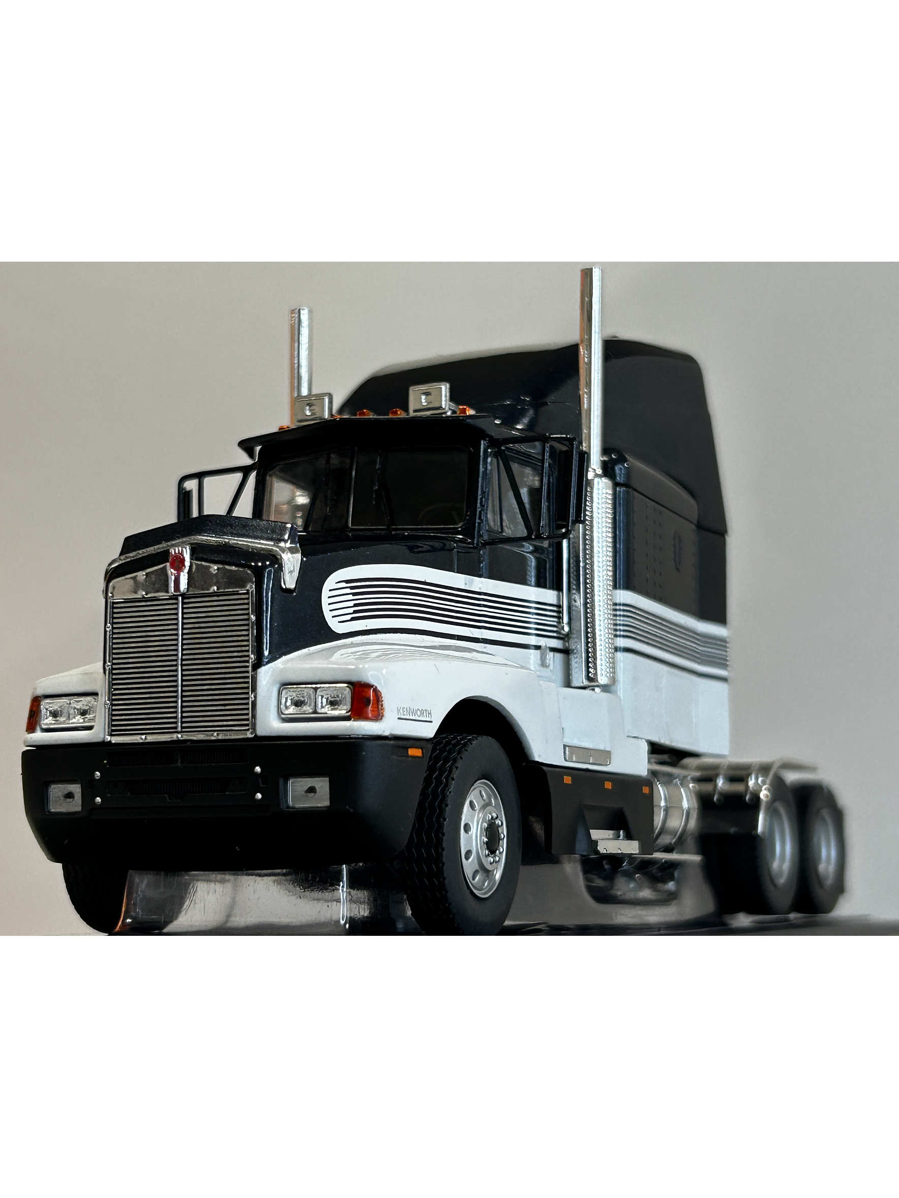 Camión Kenworth T600 1986 – Ixo Models 1:43 | Historia y Nostalgia en Chile 1