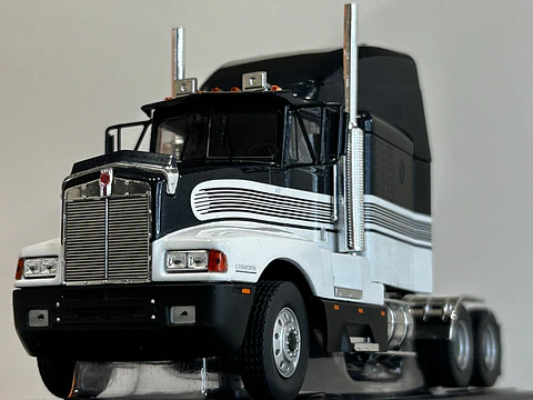Camión Kenworth T600 1986 – Ixo Models 1:43 | Historia y Nostalgia en Chile