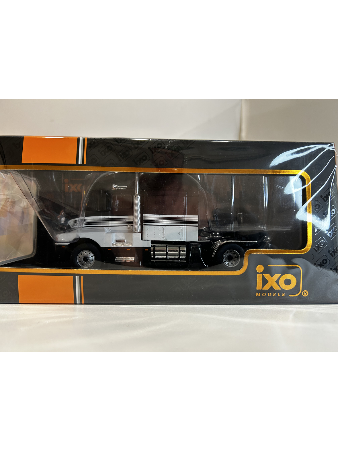 Camión Kenworth T600 1986 – Ixo Models 1:43 | Historia y Nostalgia en Chile 9