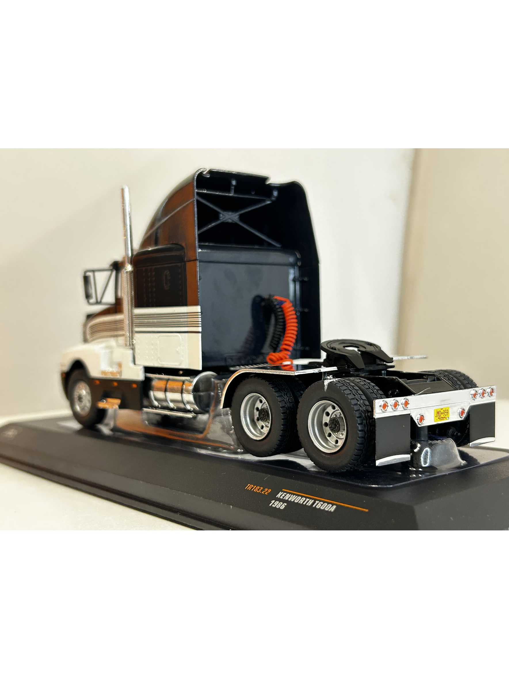 Camión Kenworth T600 1986 – Ixo Models 1:43 | Historia y Nostalgia en Chile 7