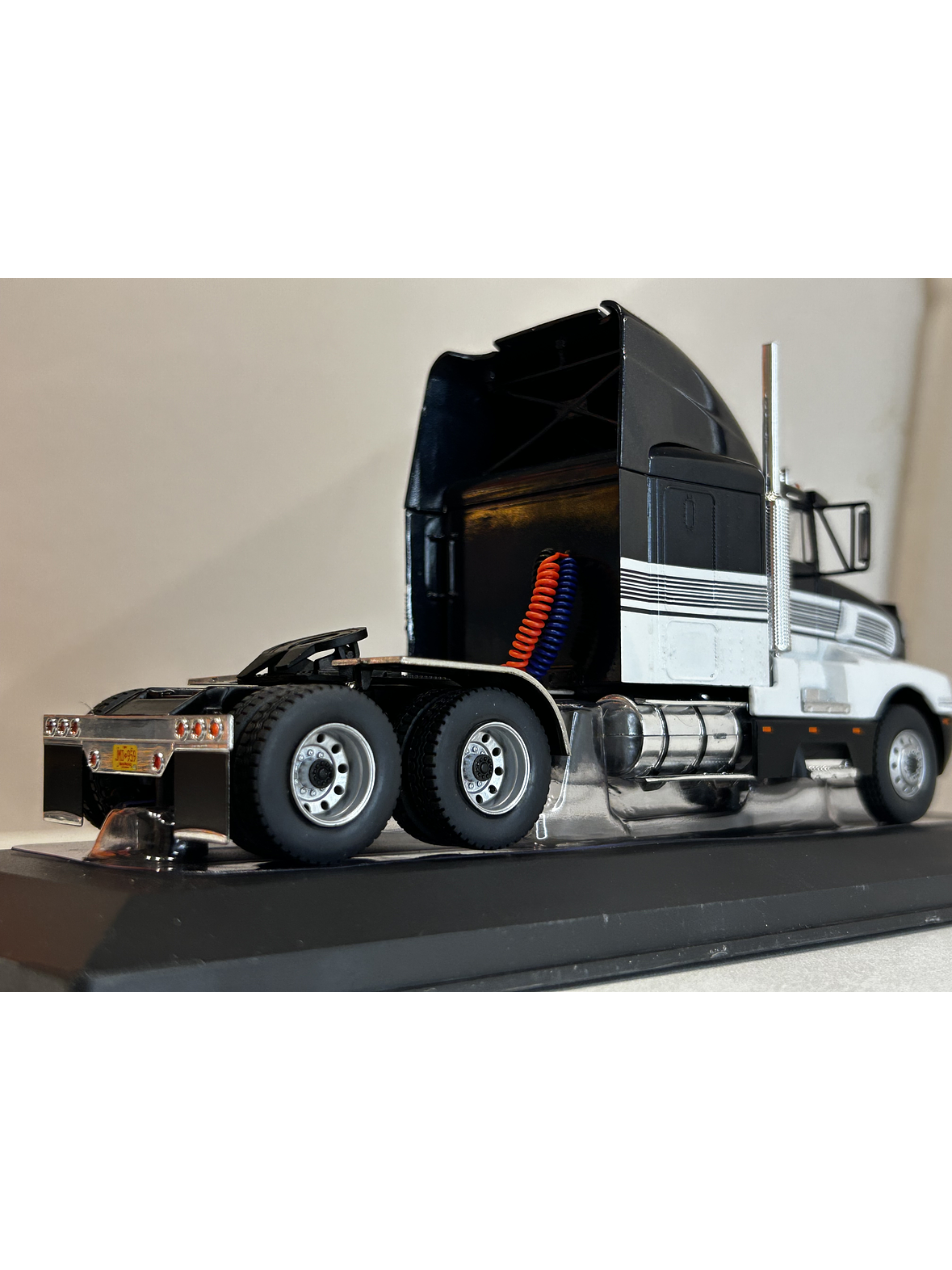 Camión Kenworth T600 1986 – Ixo Models 1:43 | Historia y Nostalgia en Chile 5