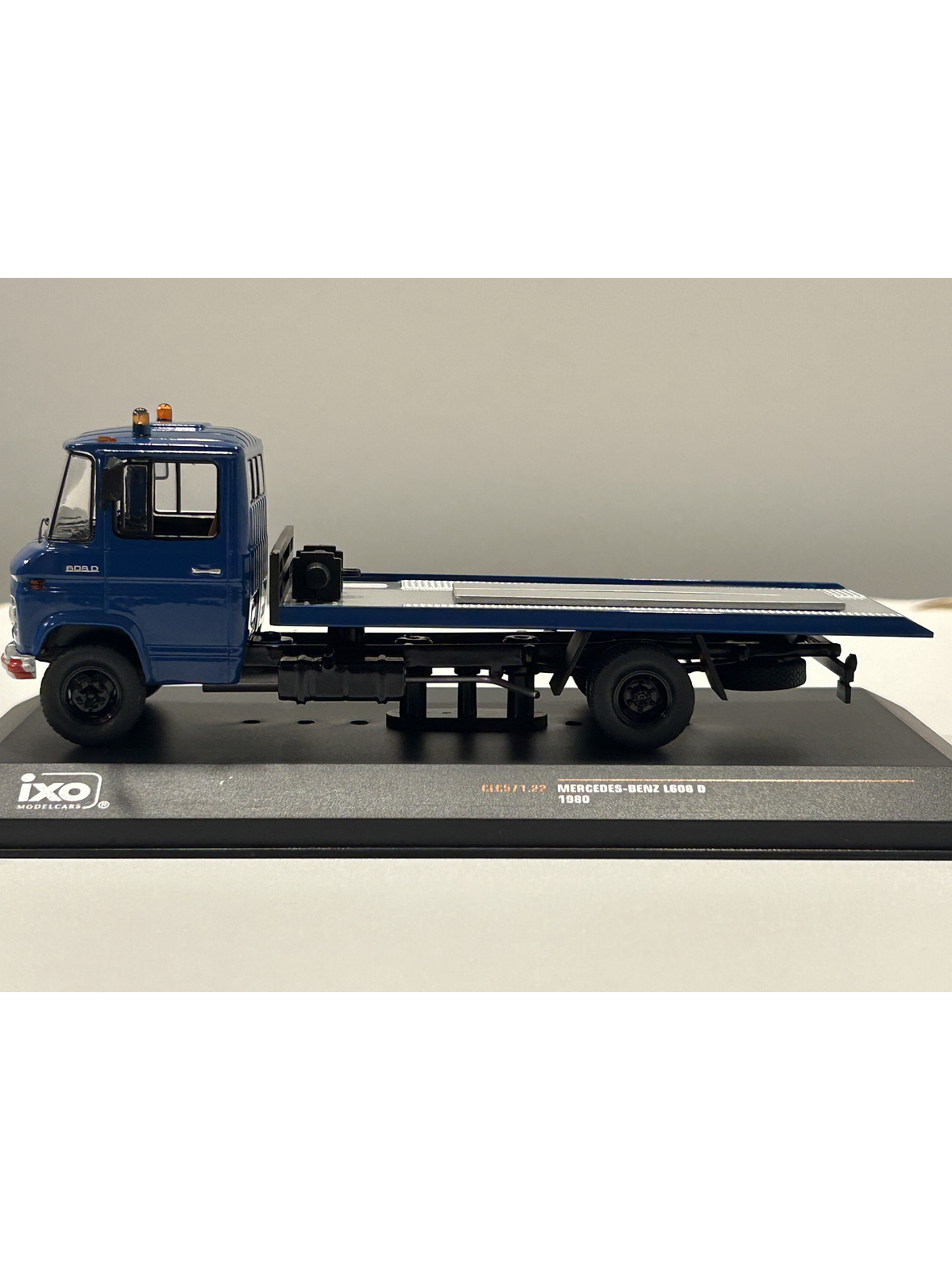 Mercedes-Benz L608D 1980 – Ixo Models 1:43 – Clásico del transporte chileno 9
