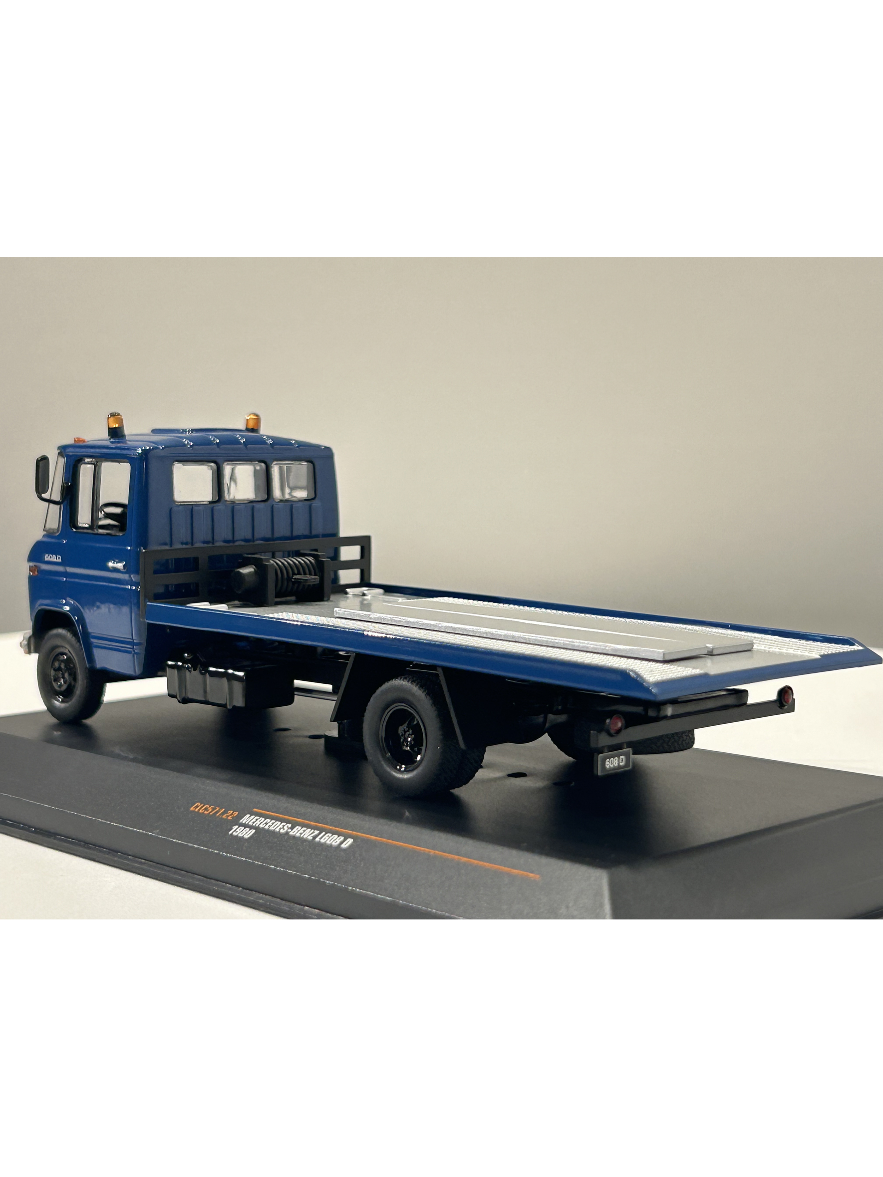 Mercedes-Benz L608D 1980 – Ixo Models 1:43 – Clásico del transporte chileno 8