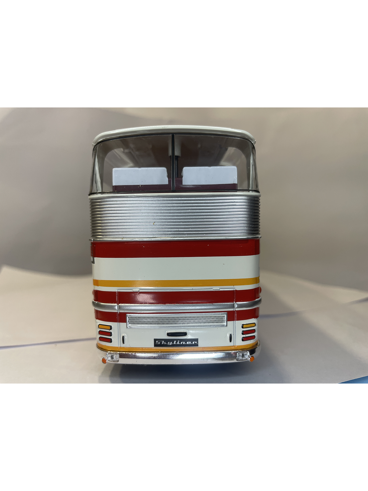 Bus Neoplan Skyliner NH 22L – Miniatura Ixo Models Escala 1:43 (Doble piso de lujo) 7