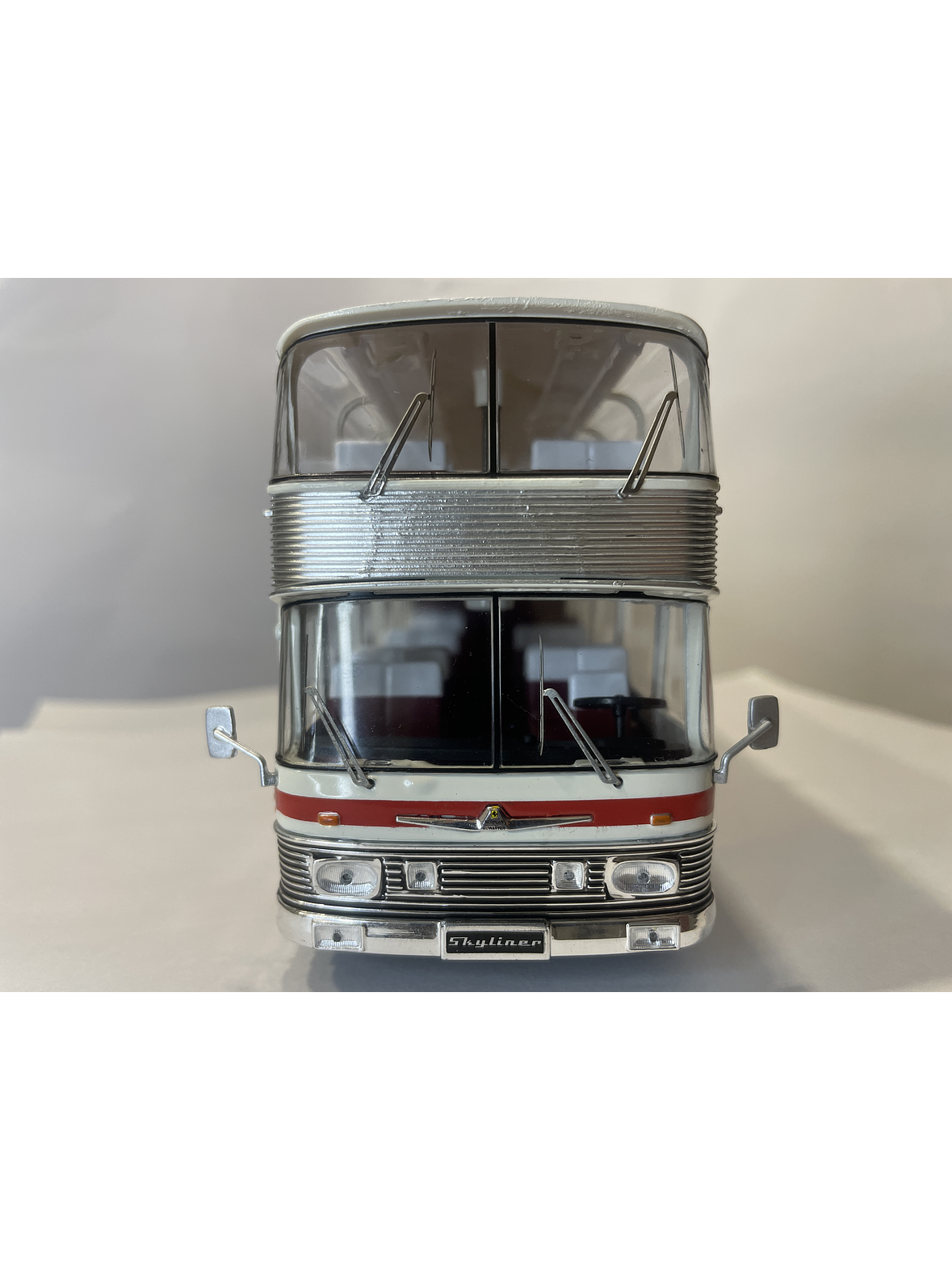 Bus Neoplan Skyliner NH 22L – Miniatura Ixo Models Escala 1:43 (Doble piso de lujo) 3