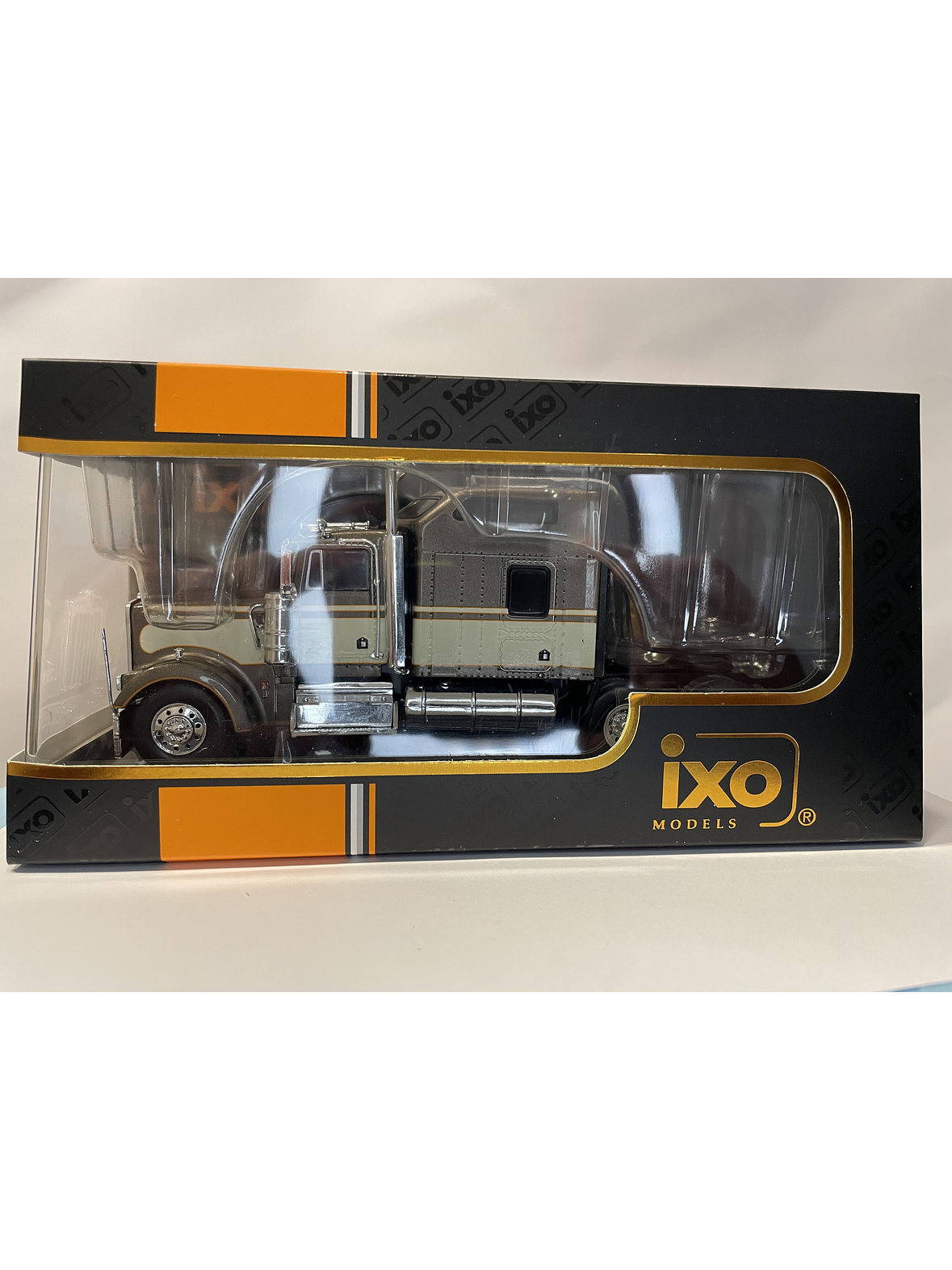 Camión Kenworth W900 1990 – Ixo Models 1/43 – Ícono Americano 10