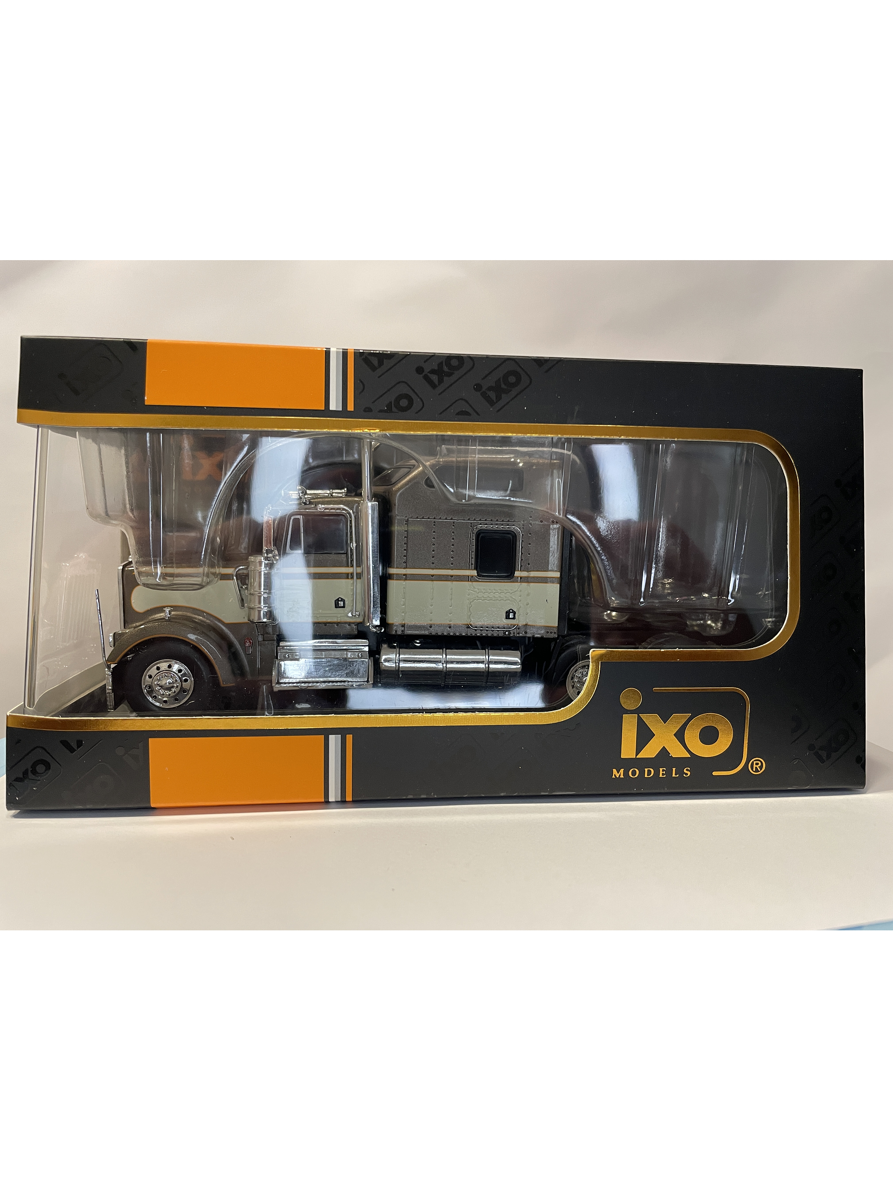 Camión Kenworth W900 1990 – Ixo Models 1/43 – Ícono Americano 10