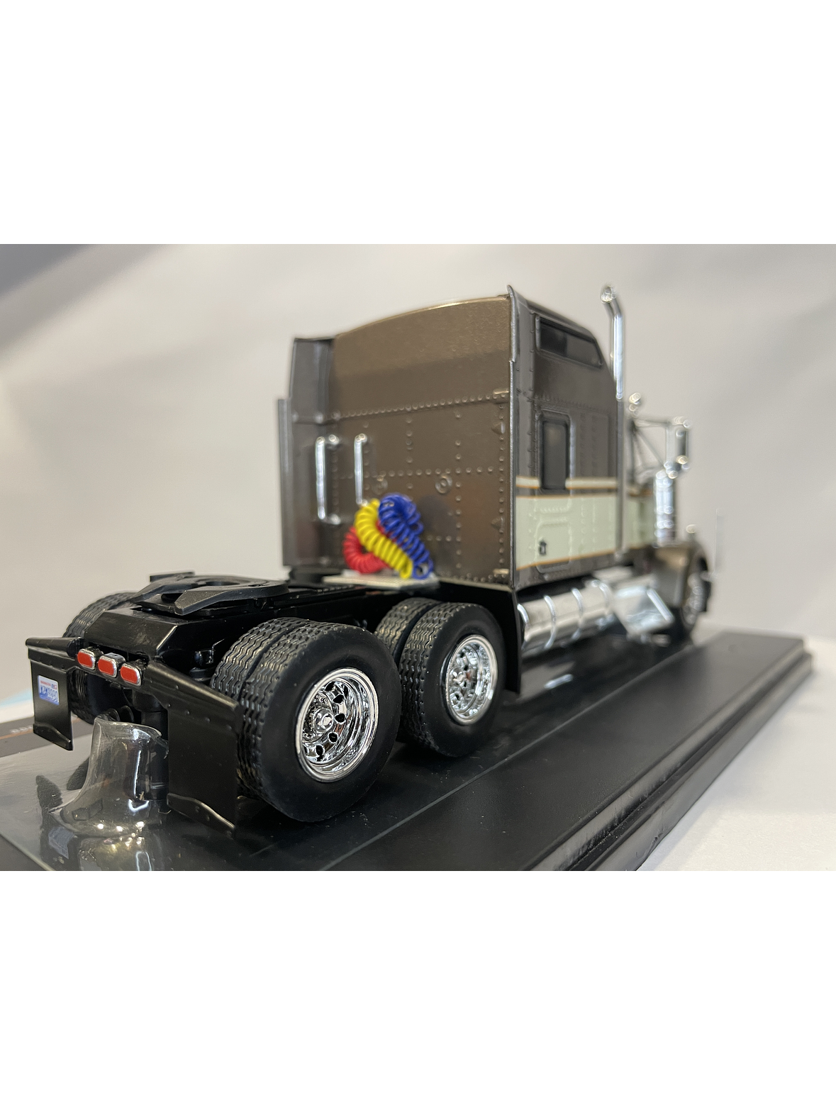 Camión Kenworth W900 1990 – Ixo Models 1/43 – Ícono Americano 7