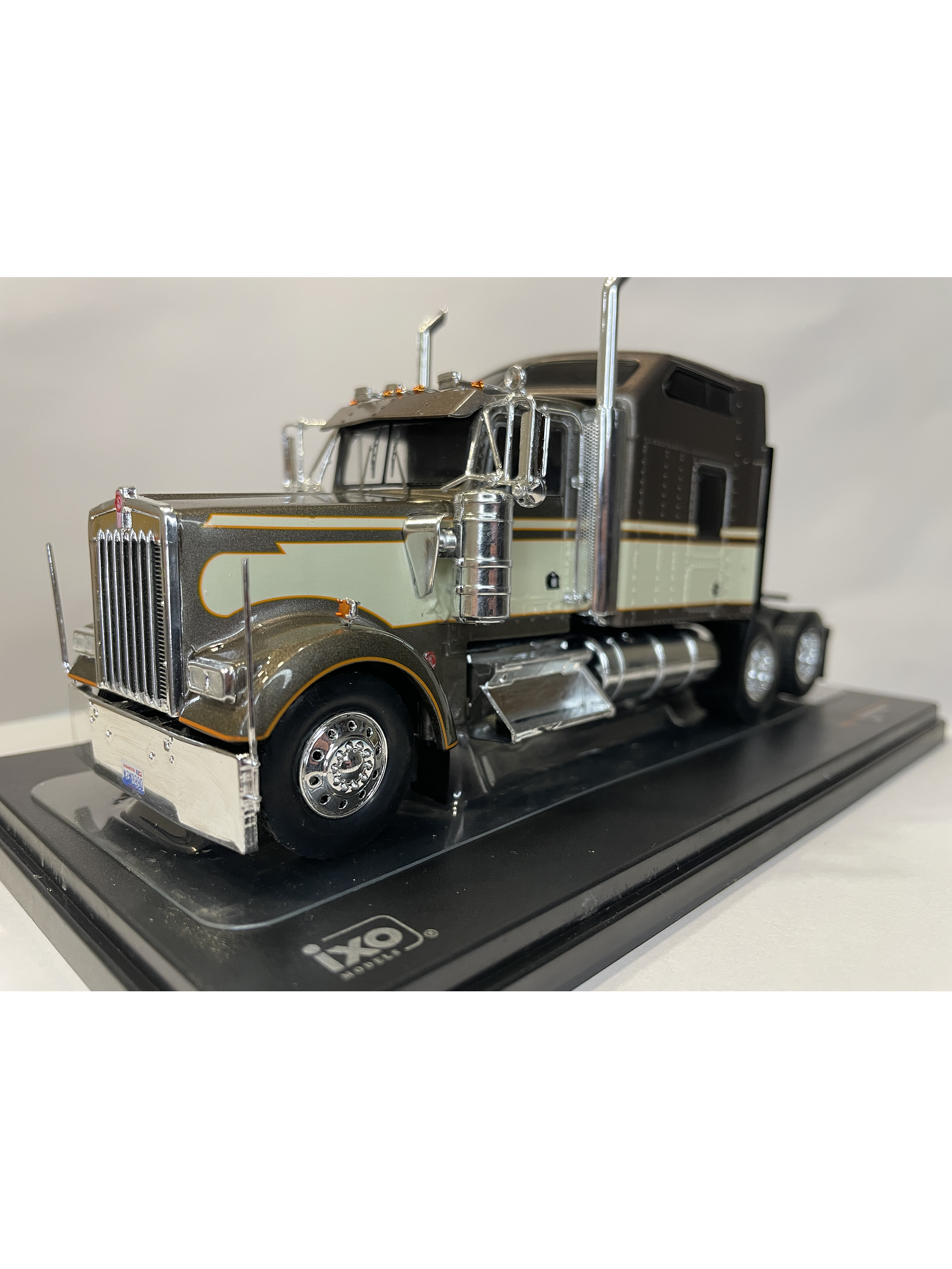Camión Kenworth W900 1990 – Ixo Models 1/43 – Ícono Americano 1
