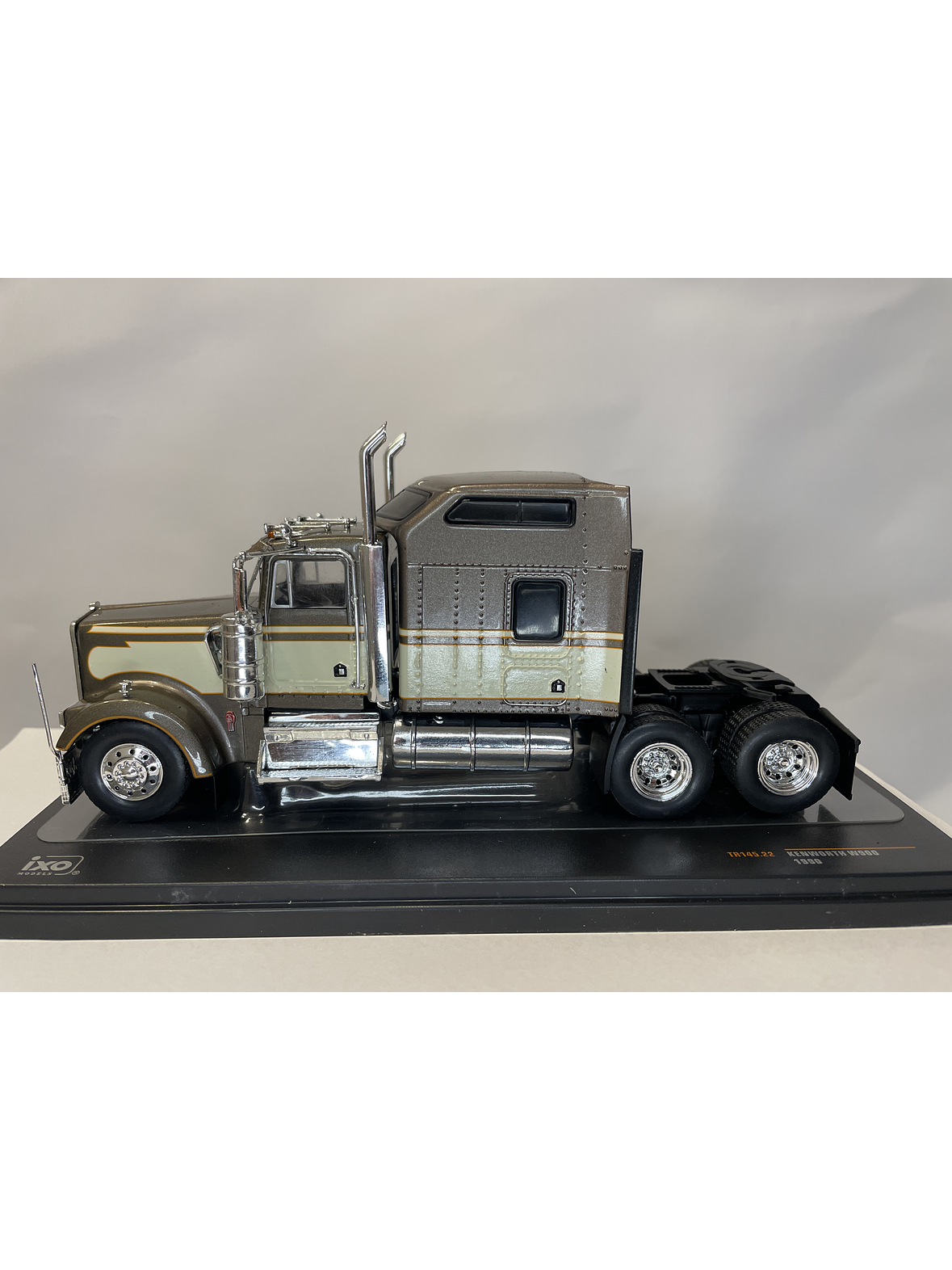 Camión Kenworth W900 1990 – Ixo Models 1/43 – Ícono Americano 4