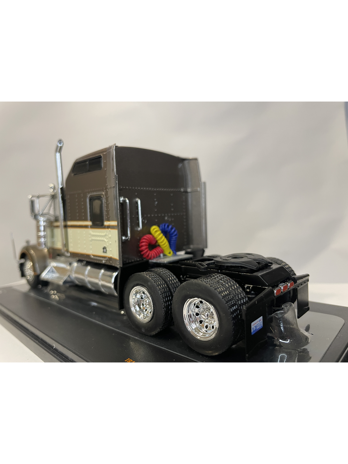 Camión Kenworth W900 1990 – Ixo Models 1/43 – Ícono Americano 5