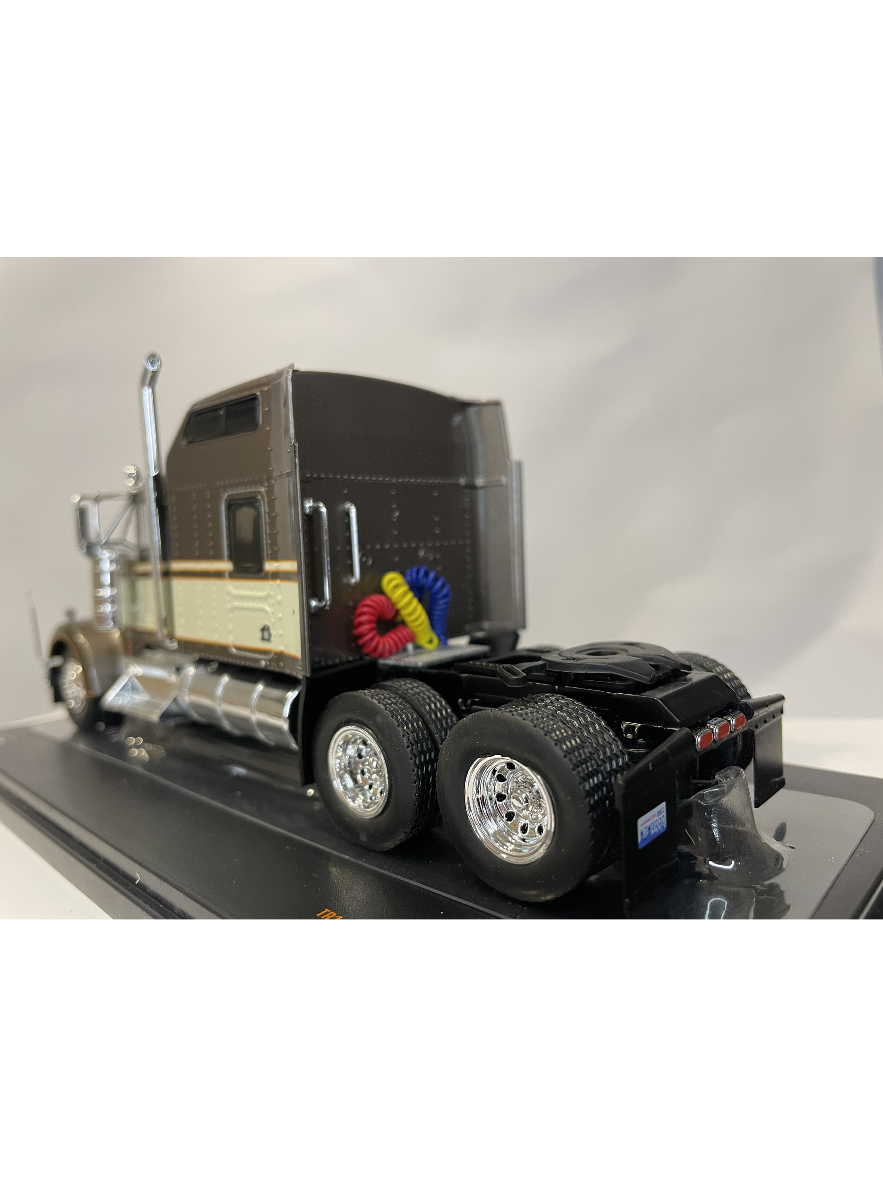 Camión Kenworth W900 1990 – Ixo Models 1/43 – Ícono Americano 5