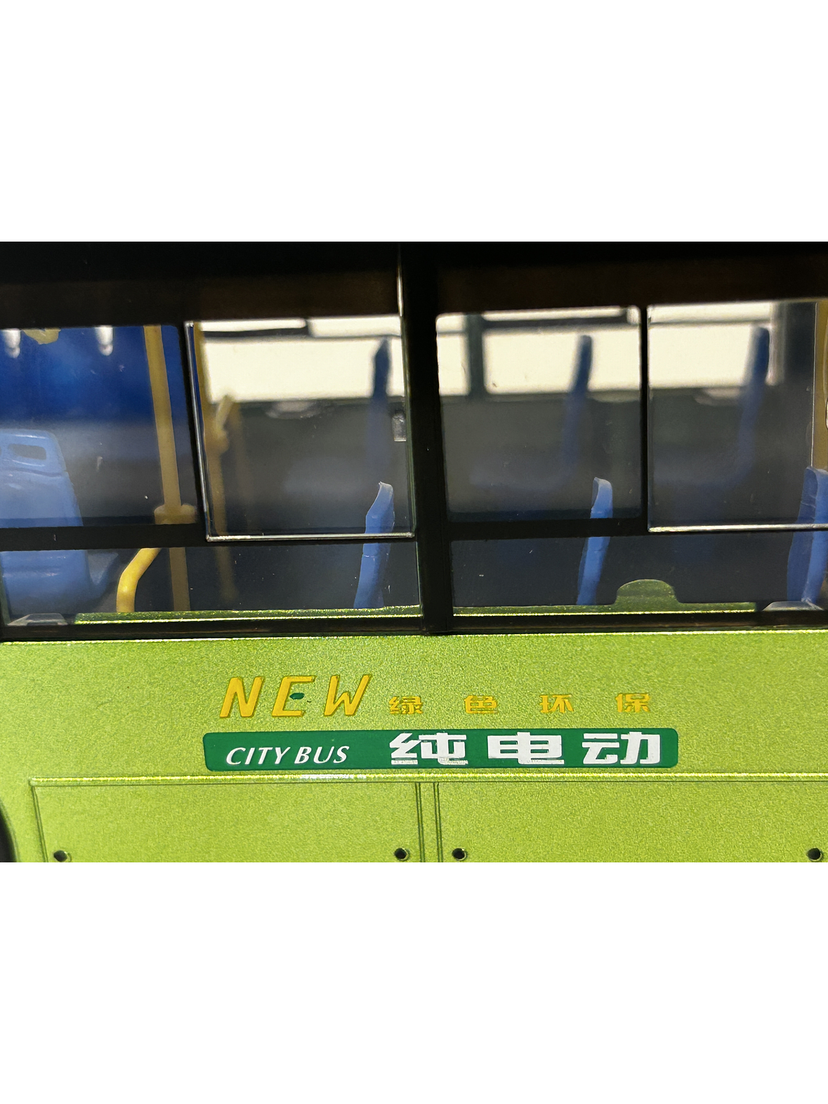 Bus Yutong ZK6128 “E12” (RED movilidad) Miniatura escala 1:42 Die-cast  7