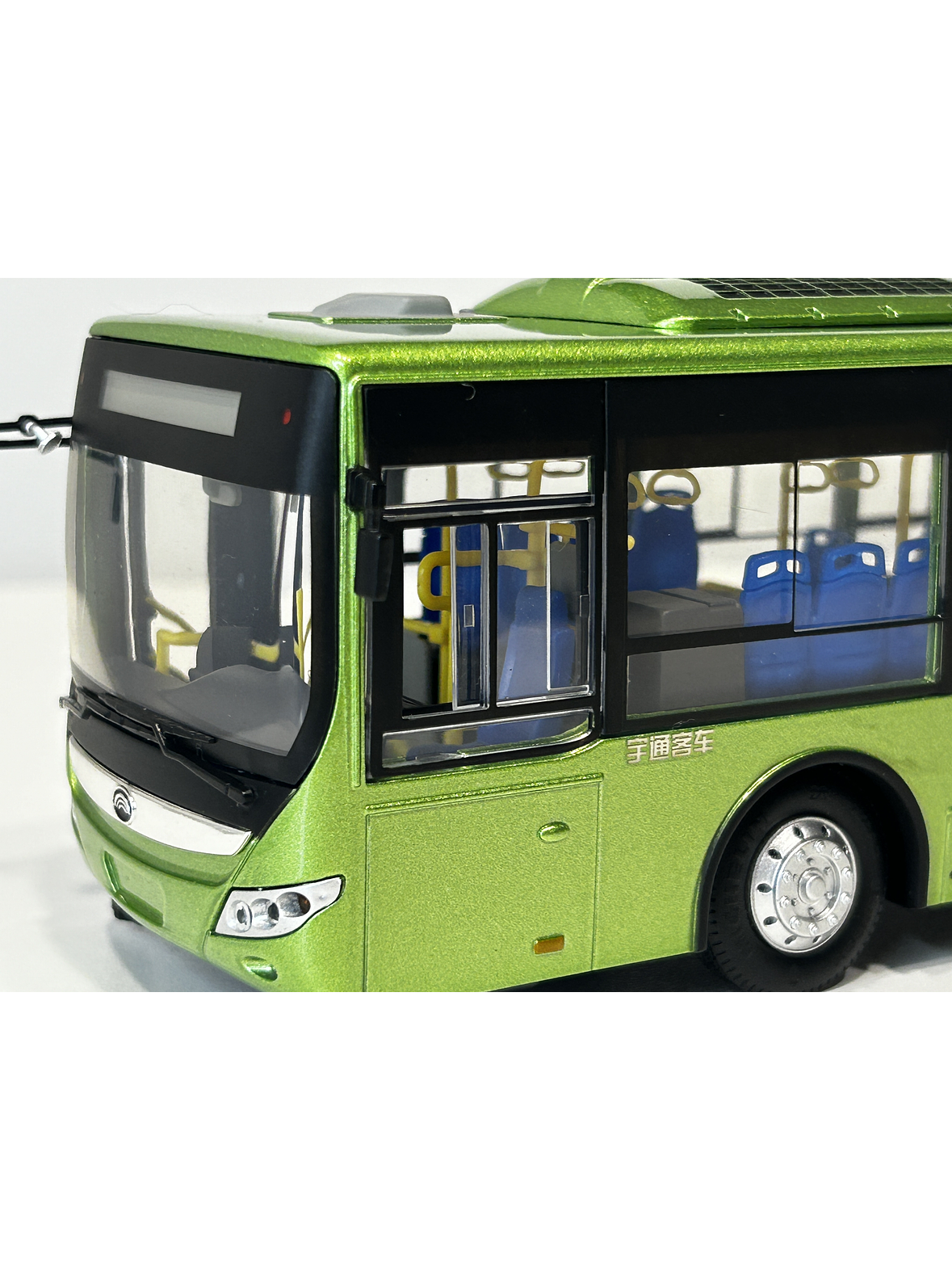 Bus Yutong ZK6128 “E12” (RED movilidad) Miniatura escala 1:42 Die-cast  2