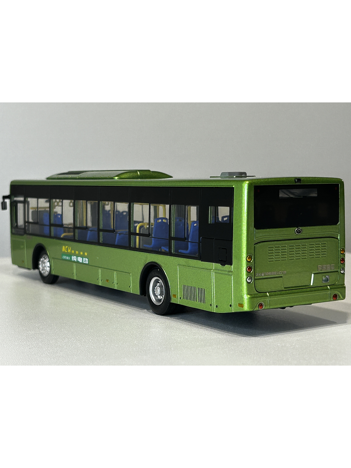 Bus Yutong ZK6128 “E12” (RED movilidad) Miniatura escala 1:42 Die-cast  9