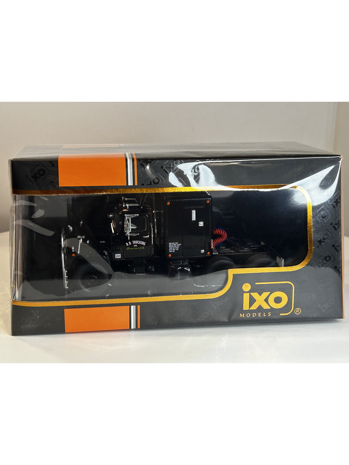 Camión Mack Serie R 1966 – Ixo Models 1:43 – Clásico Americano de Carreteras 11