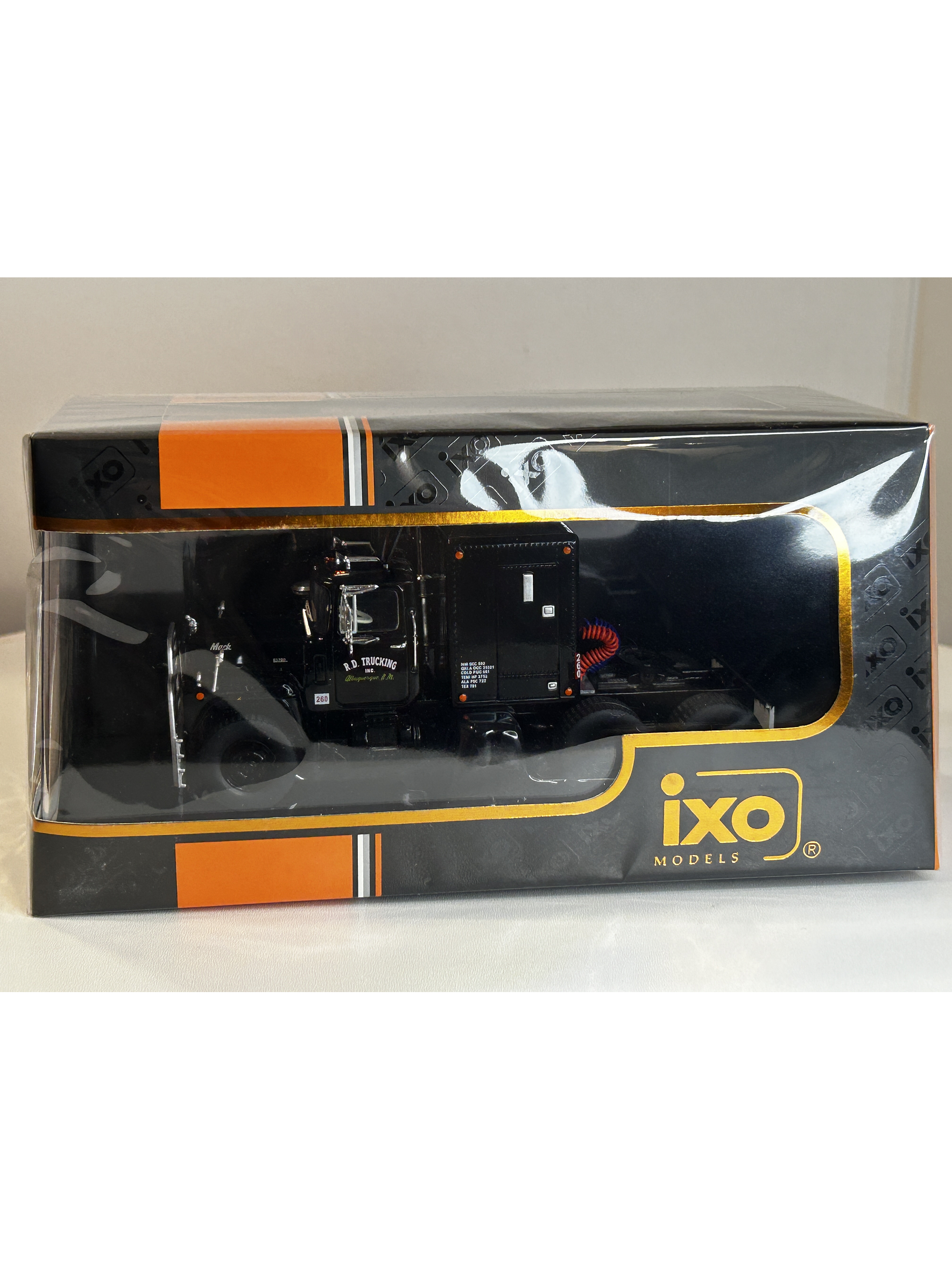 Camión Mack Serie R 1966 – Ixo Models 1:43 – Clásico Americano de Carreteras 11