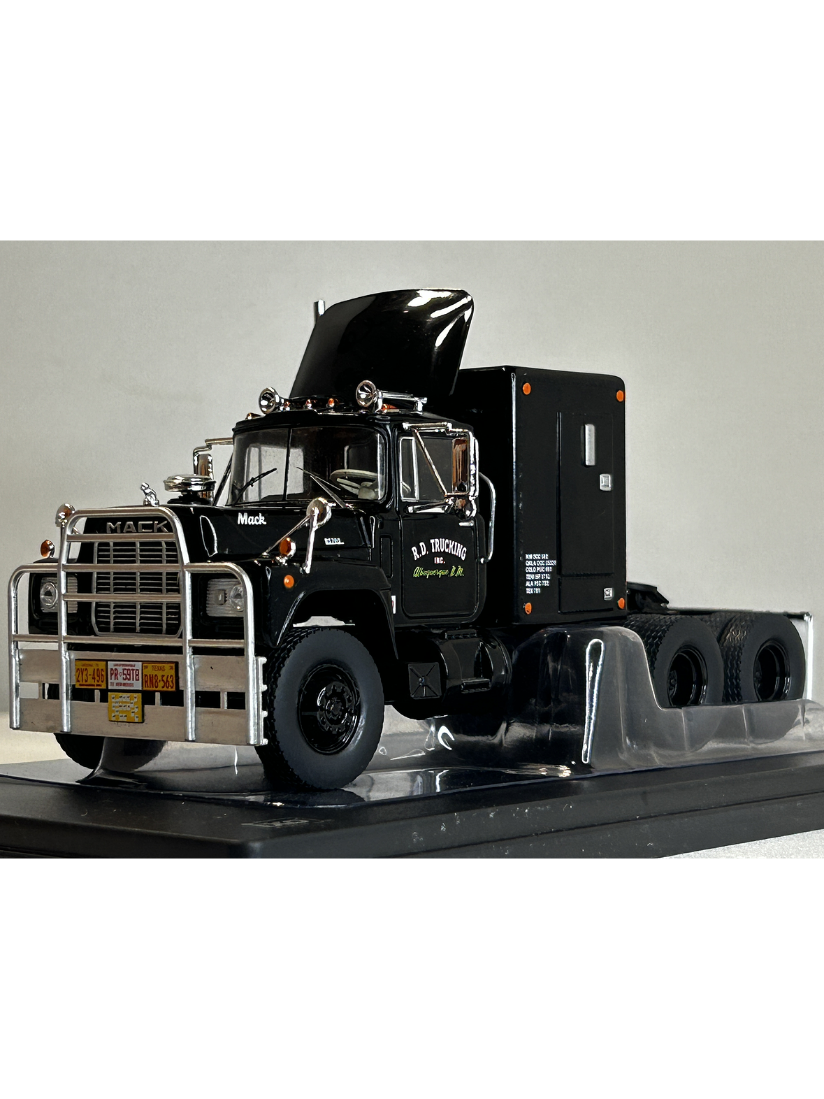 Camión Mack Serie R 1966 – Ixo Models 1:43 – Clásico Americano de Carreteras 2