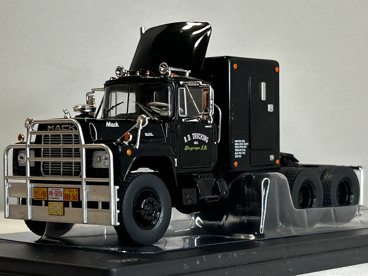 Camión Mack Serie R 1966 | IXO 1:43 Coleccionable 1