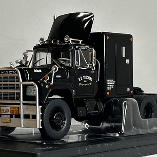 Camión Mack Serie R 1966 – Ixo Models 1:43 – Clásico Americano de Carreteras