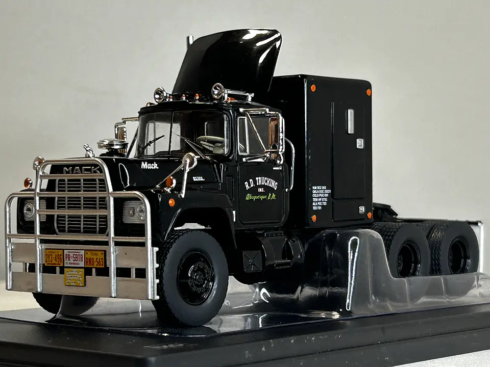 Camión Mack Serie R 1966 | IXO 1:43 Coleccionable 1