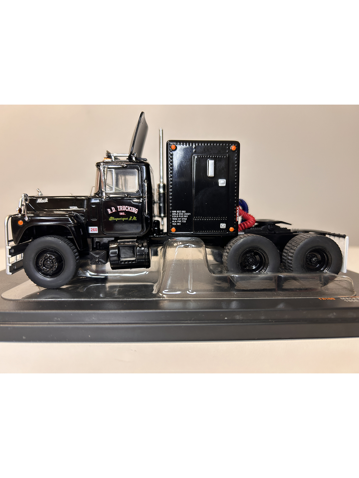 Camión Mack Serie R 1966 – Ixo Models 1:43 – Clásico Americano de Carreteras 9