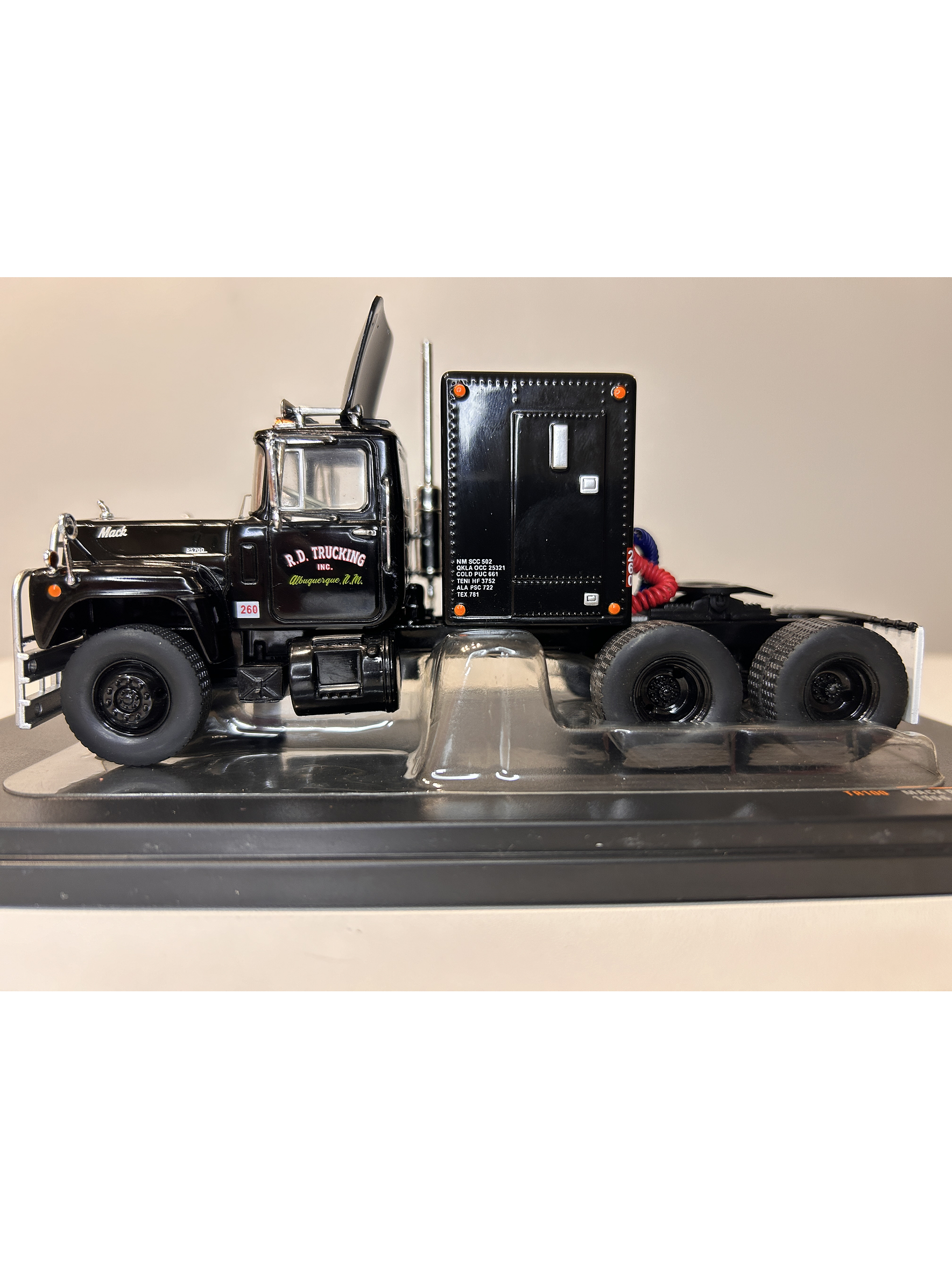 Camión Mack Serie R 1966 – Ixo Models 1:43 – Clásico Americano de Carreteras 9