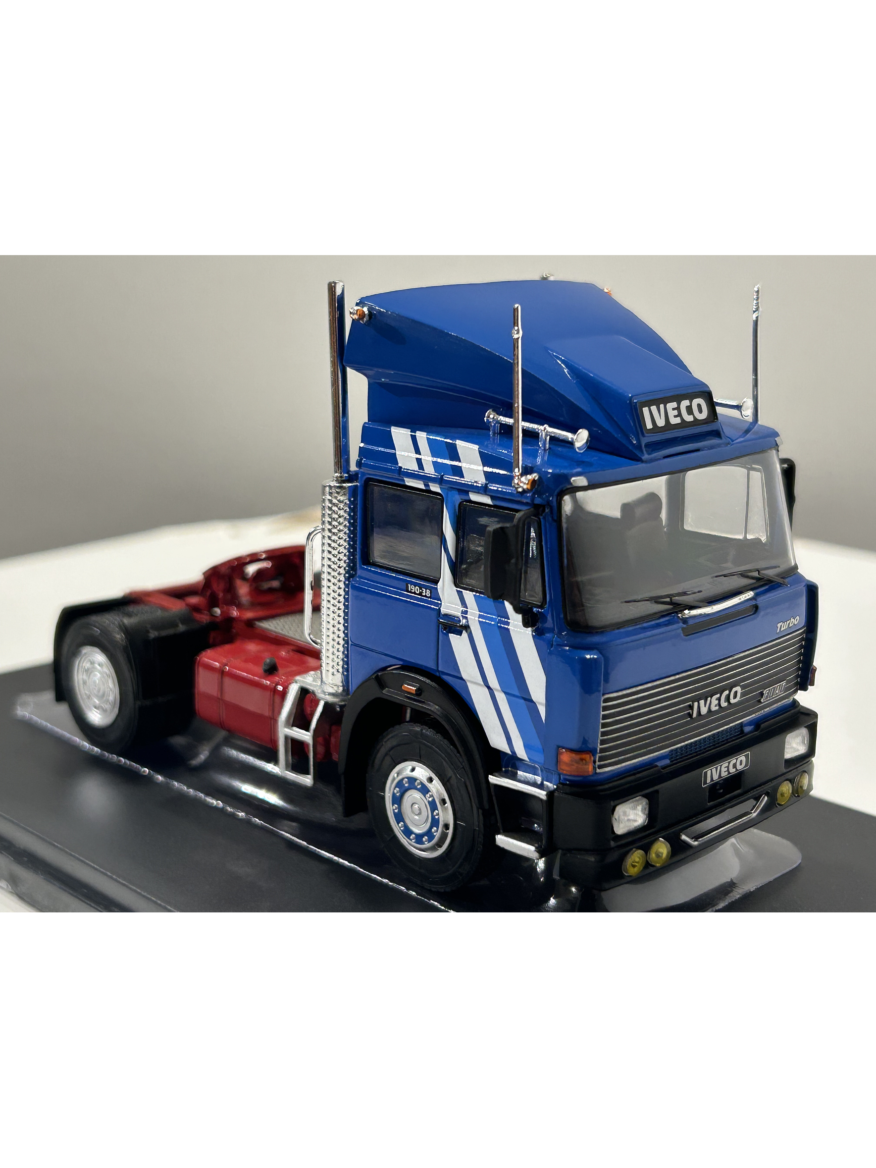 Camión Iveco TurboStar 190-42 – Ixo Models 1:43 – Historia en Chile y Europa 10