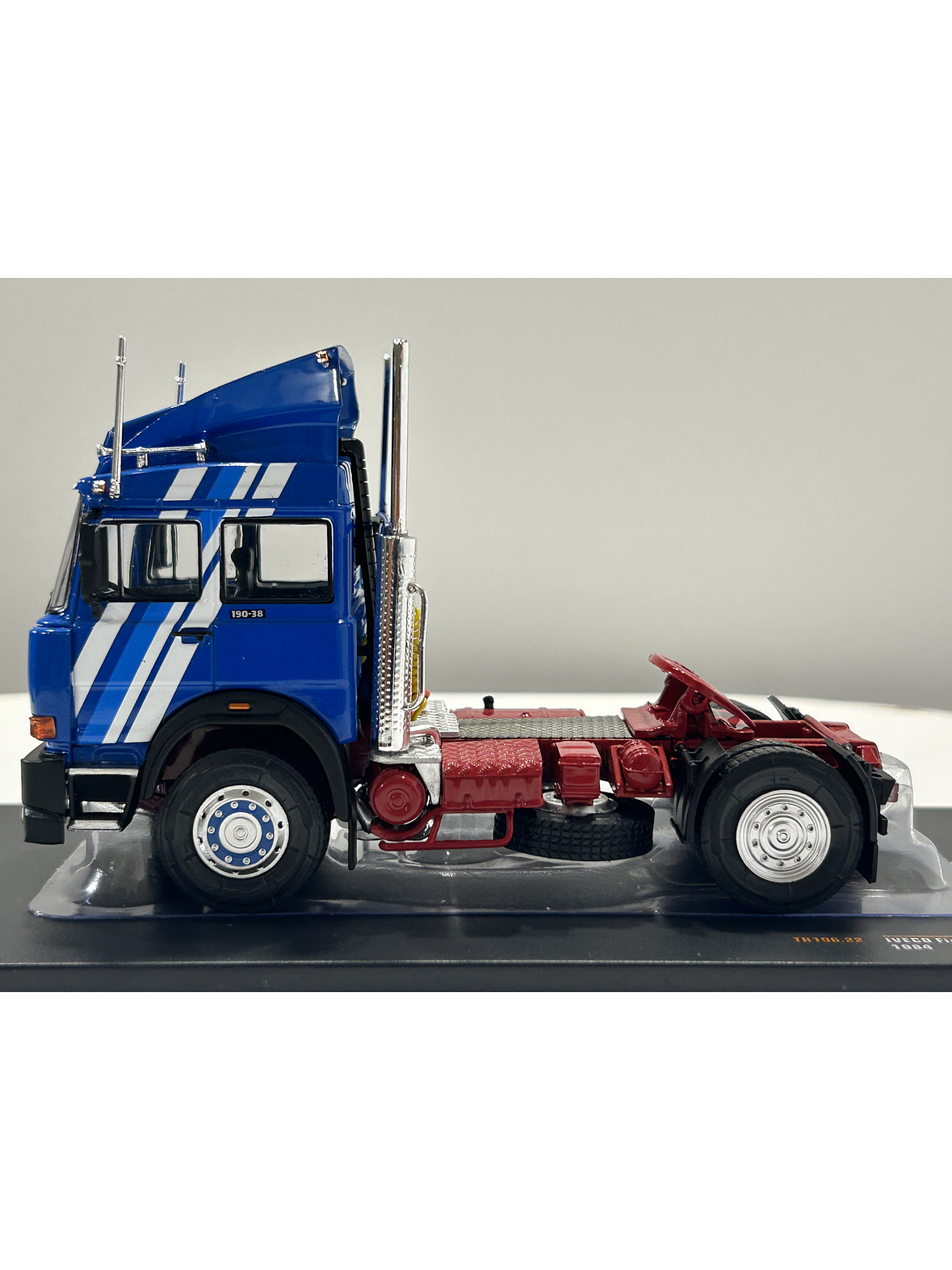 Camión Iveco TurboStar 190-42 – Ixo Models 1:43 – Historia en Chile y Europa 9