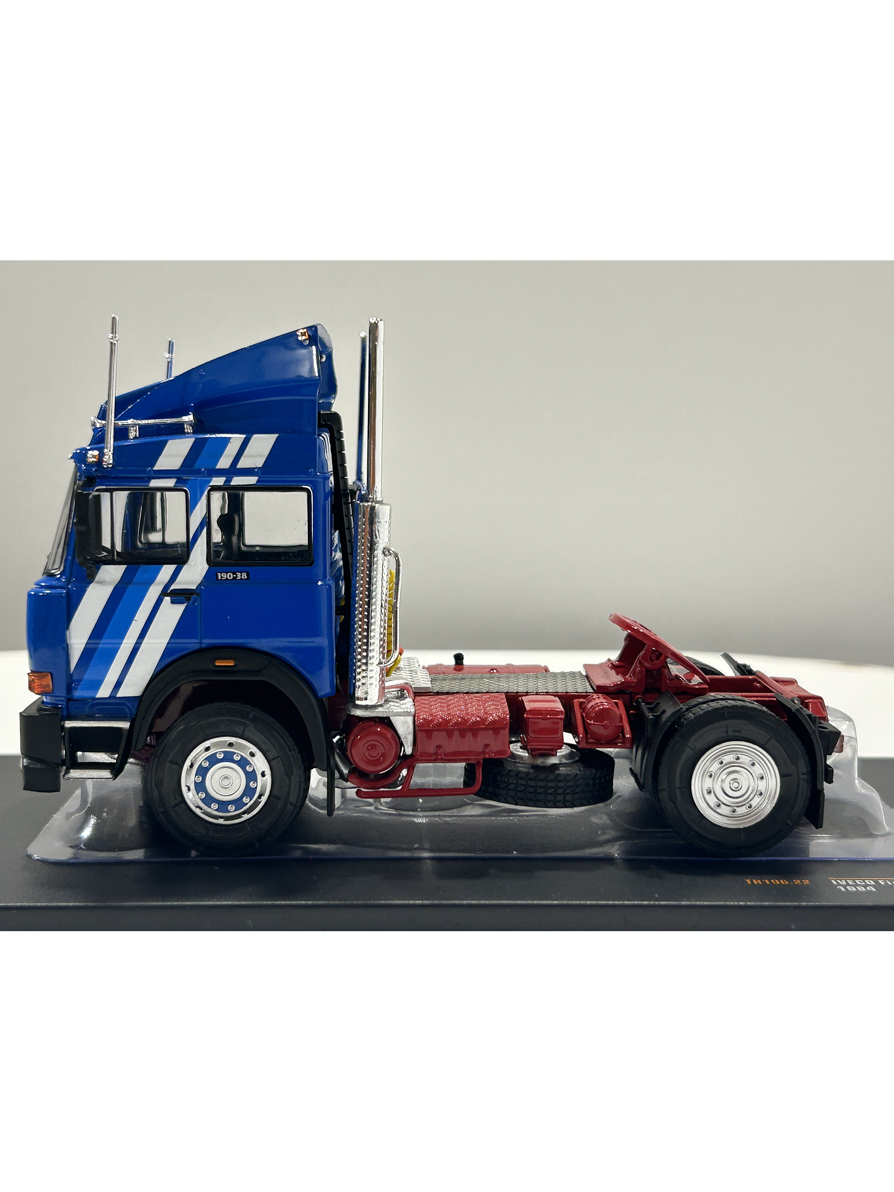 Camión Iveco TurboStar 190-42 – Ixo Models 1:43 – Historia en Chile y Europa 9