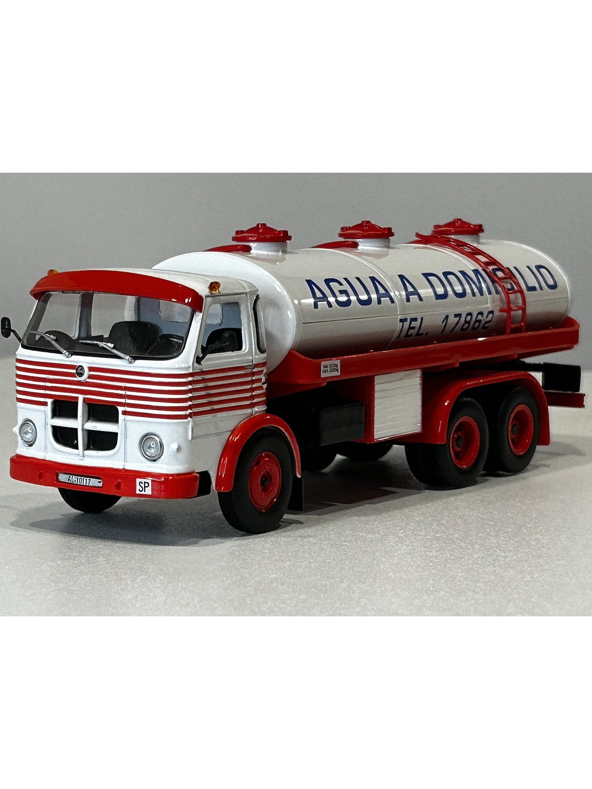 Camión Pegaso Comet 1065 “Agua a Domicilio” 1967 – Altaya/IXO escala 1:43 – Historia en Chile 2