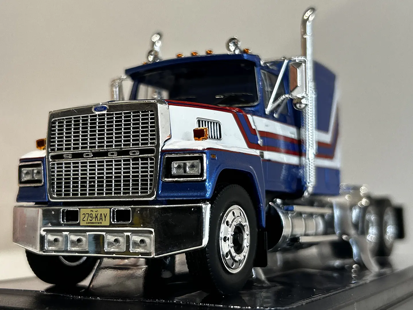 Camión Ford LTL-9000 | IXO 1:43 Coleccionable 11