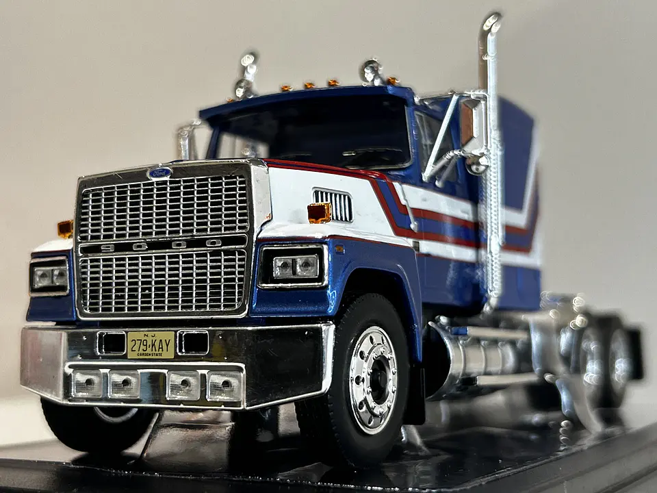 Camión Ford LTL-9000 | IXO 1:43 Coleccionable 11