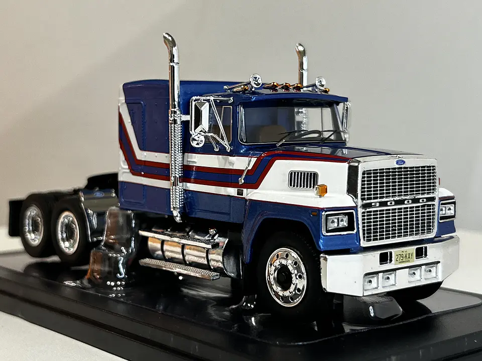 Camión Ford LTL-9000 | IXO 1:43 Coleccionable 12