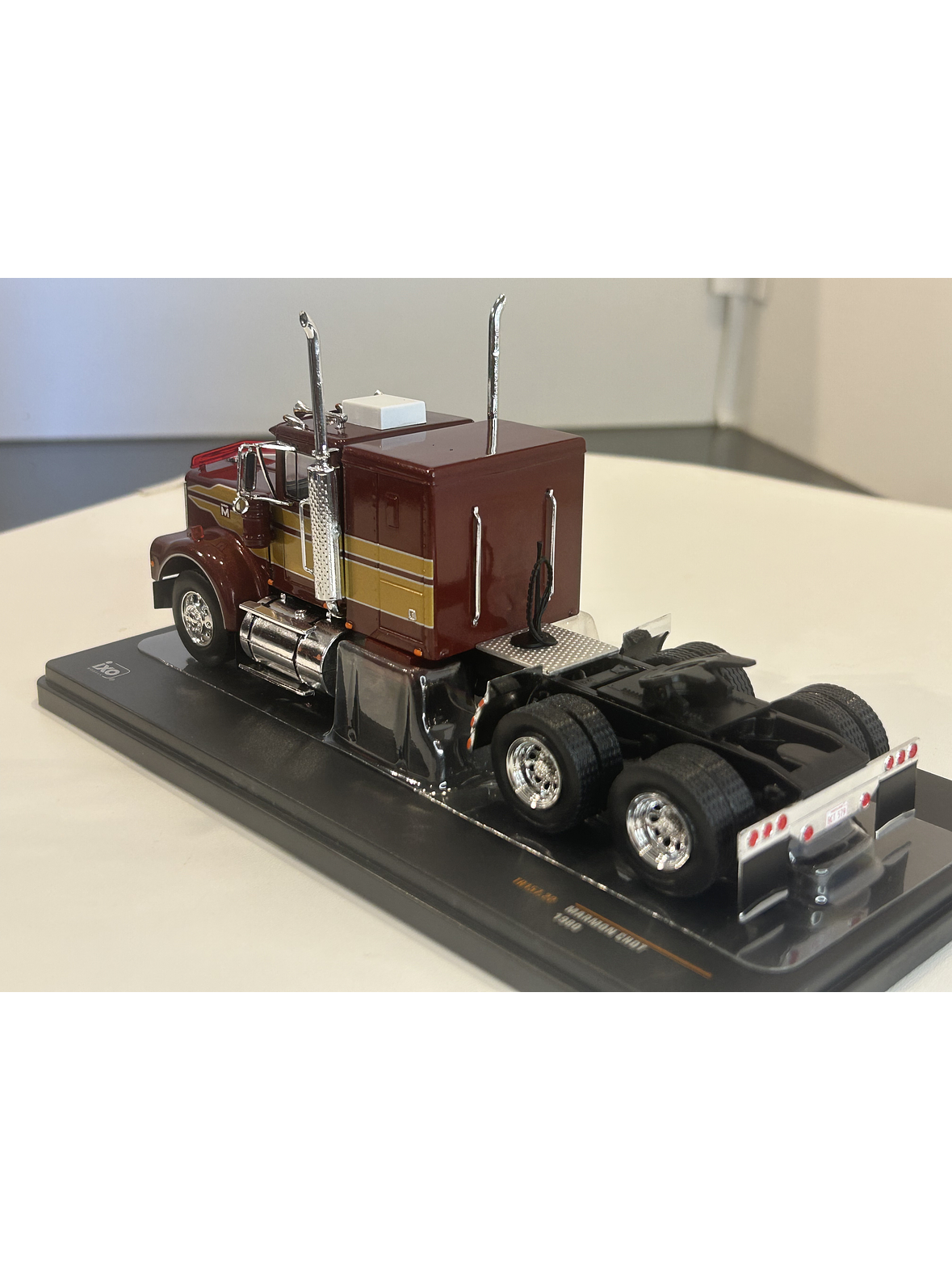 Camión Marmon CHDT 1980 – Ixo Models 1:43 – Leyenda “Rolls-Royce” del Transporte 7