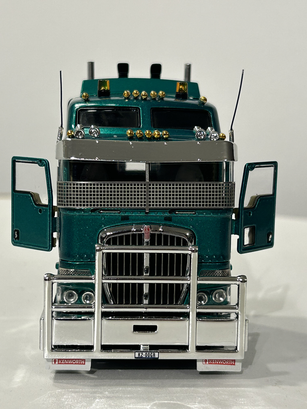Kenworth K200 – Drake Collectibles 1:50 – Camión Cabover Australiano de Colección 4