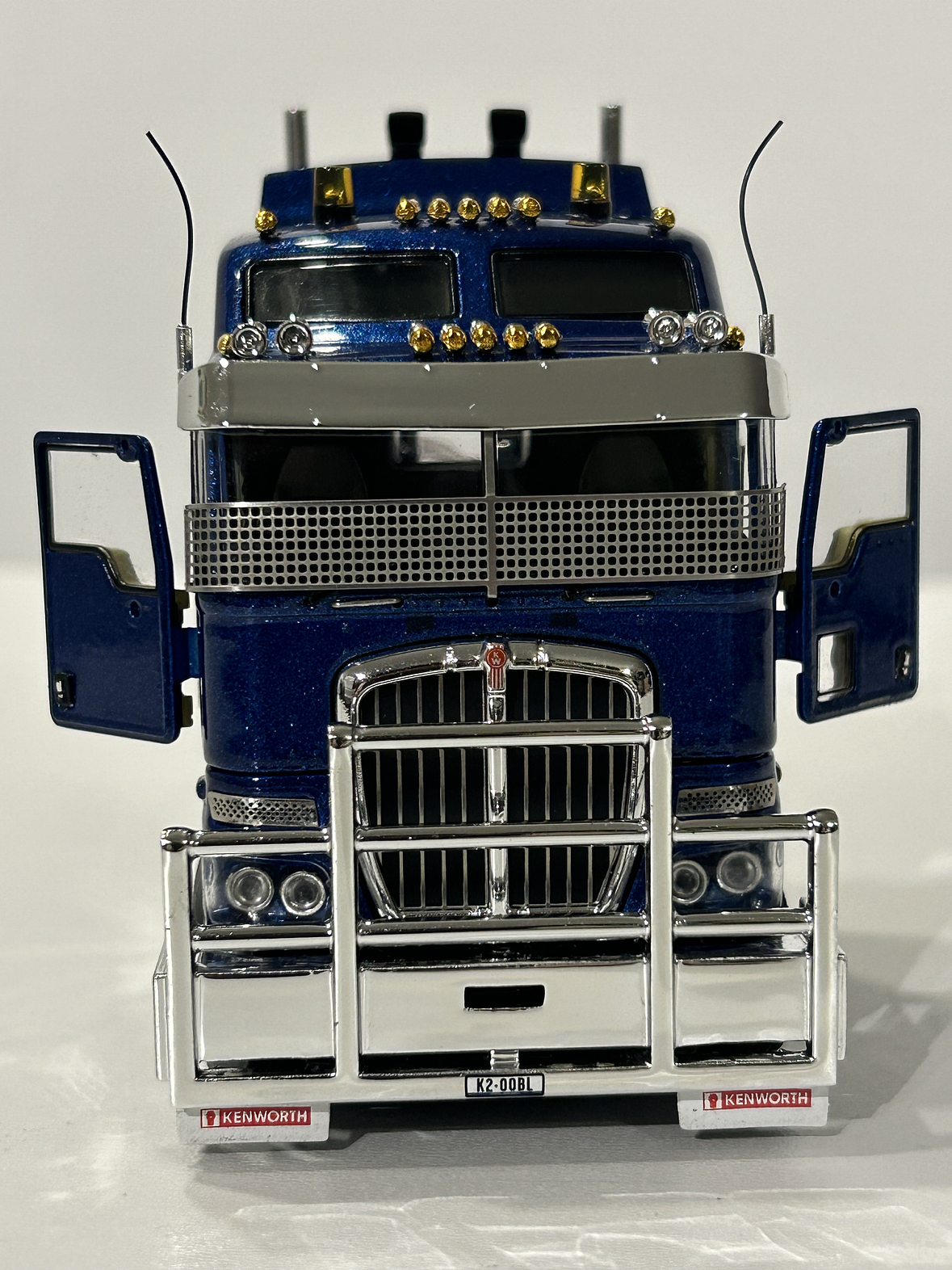 Kenworth K200 – Drake Collectibles 1:50 – Camión Cabover Australiano de Colección 18