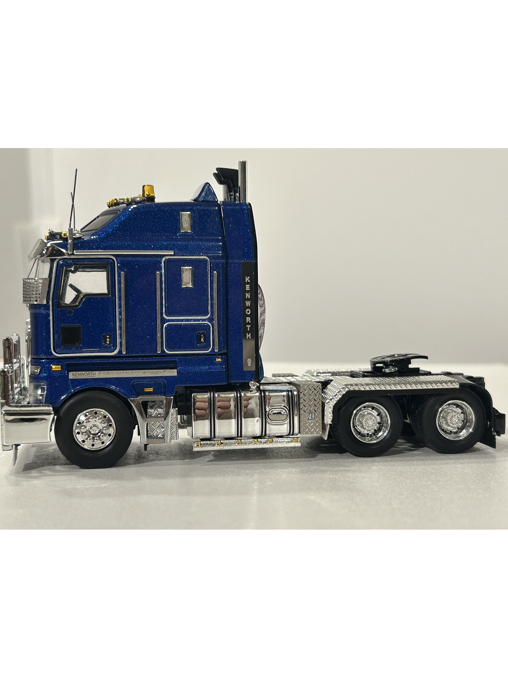 Kenworth K200 – Drake Collectibles 1:50 – Camión Cabover Australiano de Colección 22
