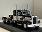Camión Peterbilt 350 “Iron-Nose” (1952) | IXO 1:43 - Miniatura 4