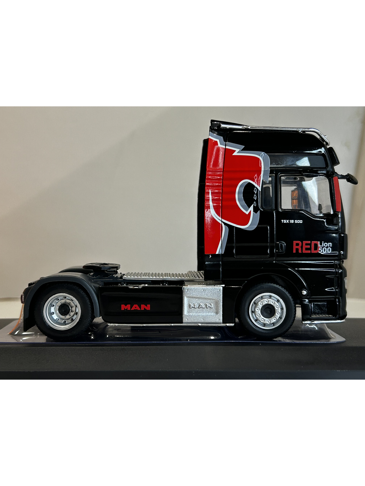 MAN TGX XXL EvoLion 2020 (1:43) – Camión Europeo Premium Ixo Models 27