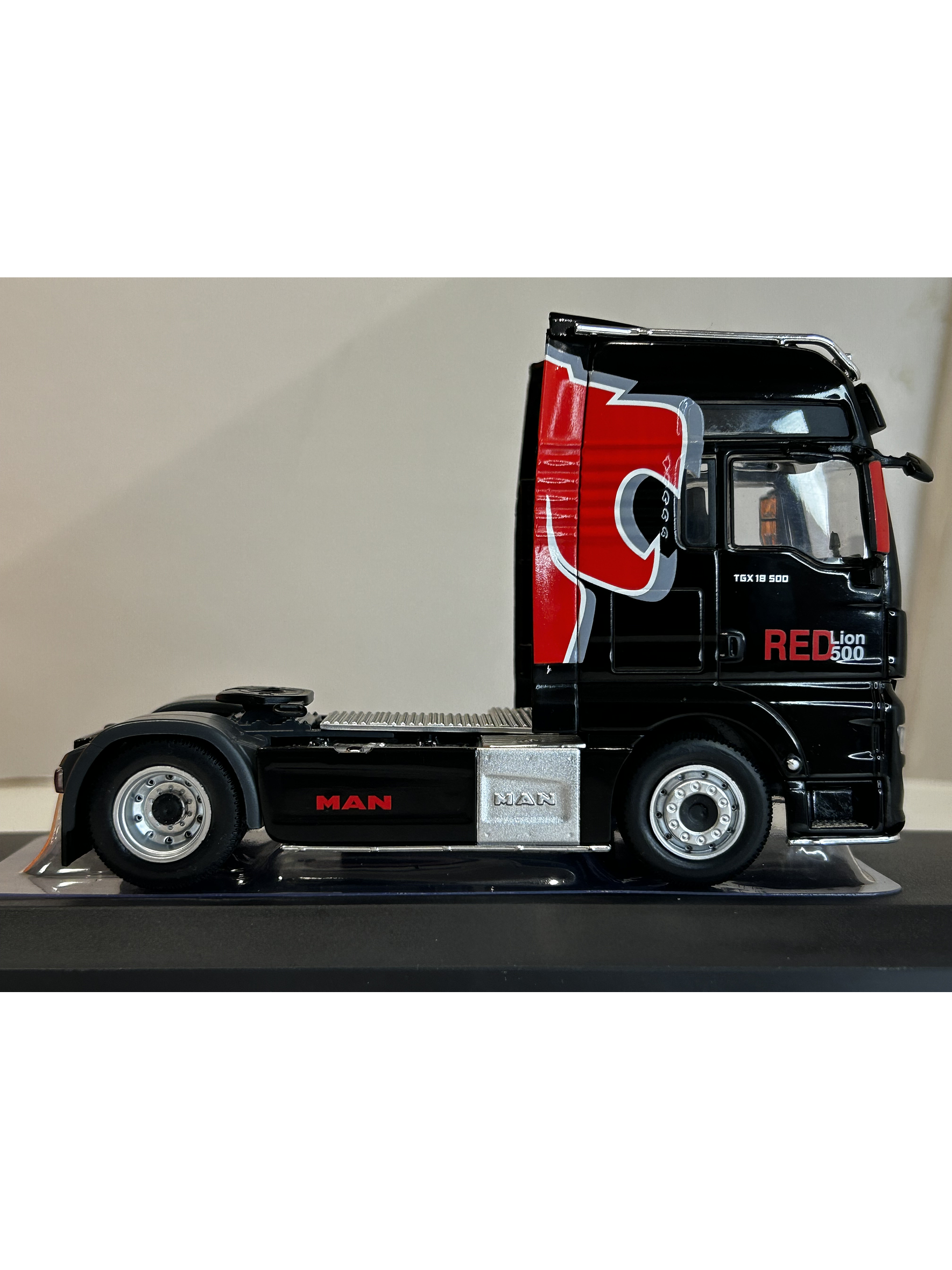MAN TGX XXL EvoLion 2020 (1:43) – Camión Europeo Premium Ixo Models 27