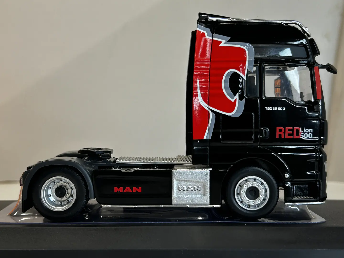 Camión MAN TGX XXL EvoLion (2020) | IXO Escala 1:43 27