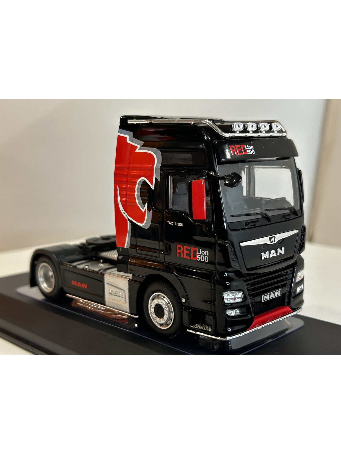 MAN TGX XXL EvoLion 2020 (1:43) – Camión Europeo Premium Ixo Models 26