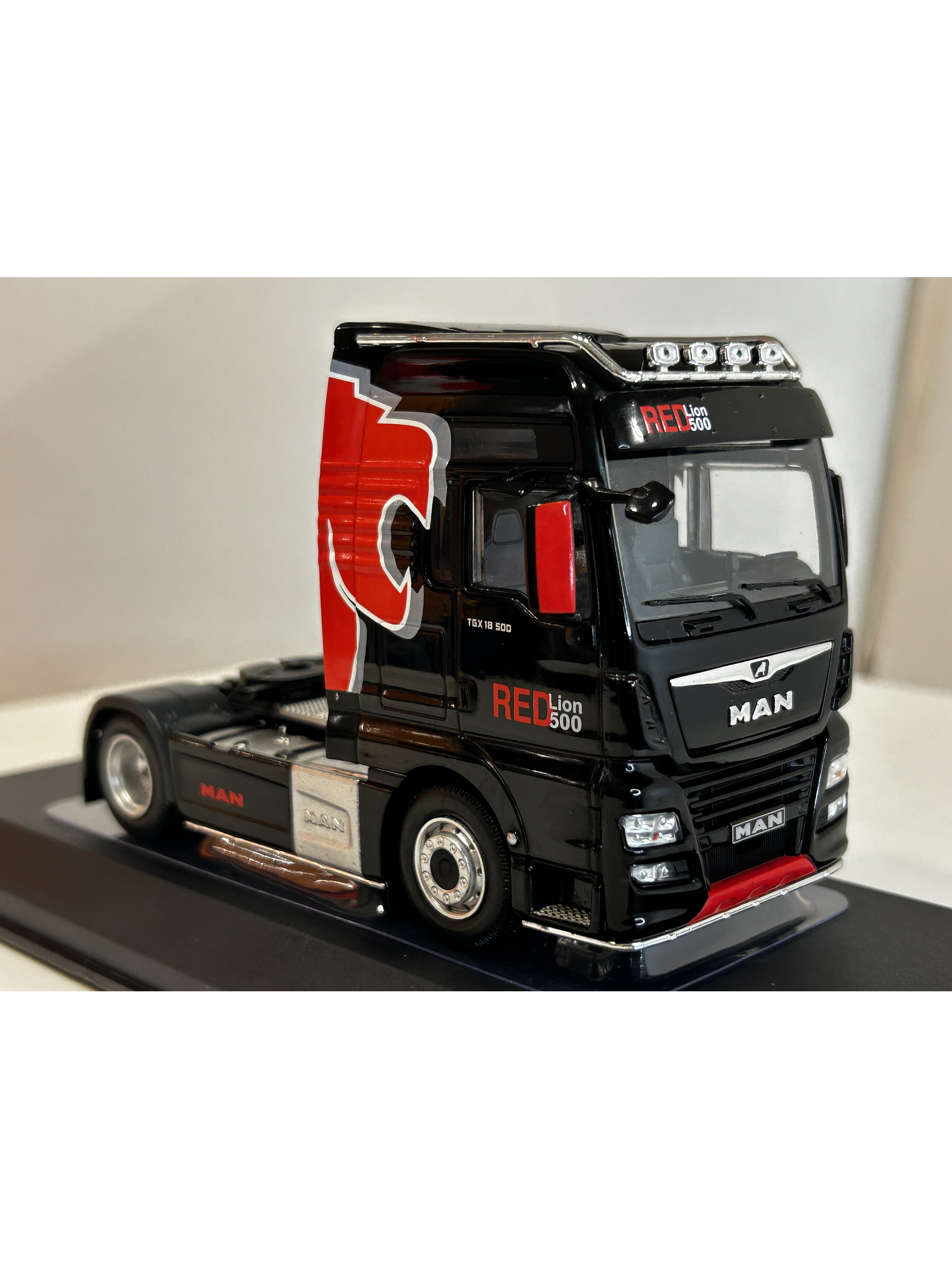 MAN TGX XXL EvoLion 2020 (1:43) – Camión Europeo Premium Ixo Models 26