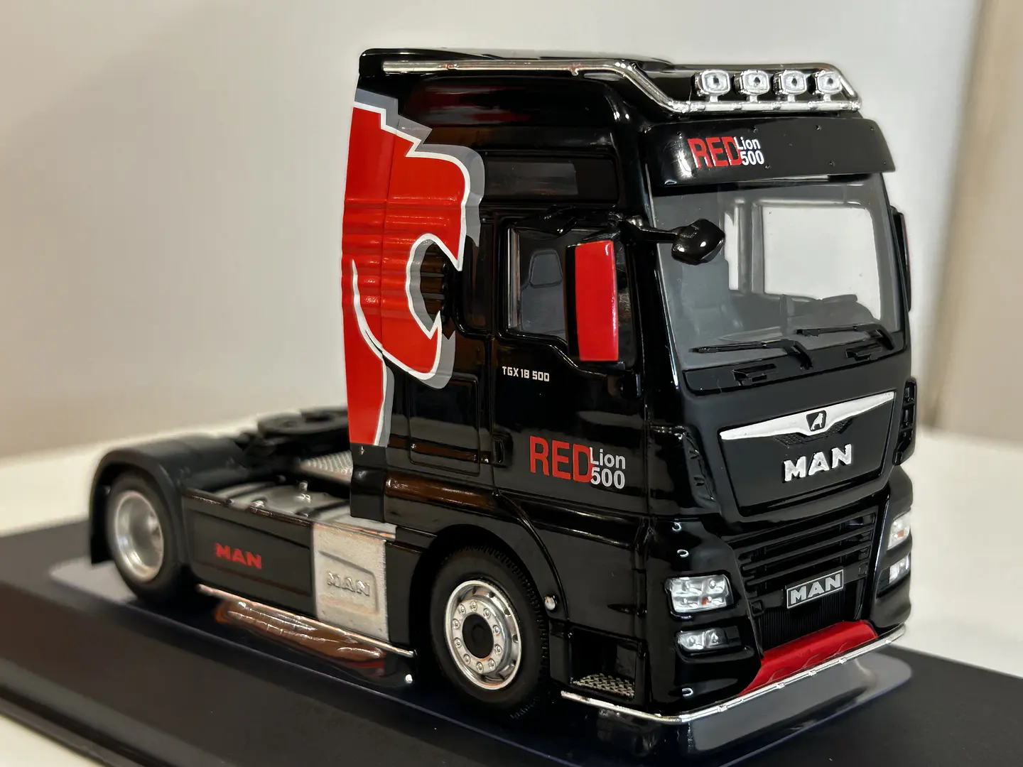 Camión MAN TGX XXL EvoLion (2020) | IXO Escala 1:43 26